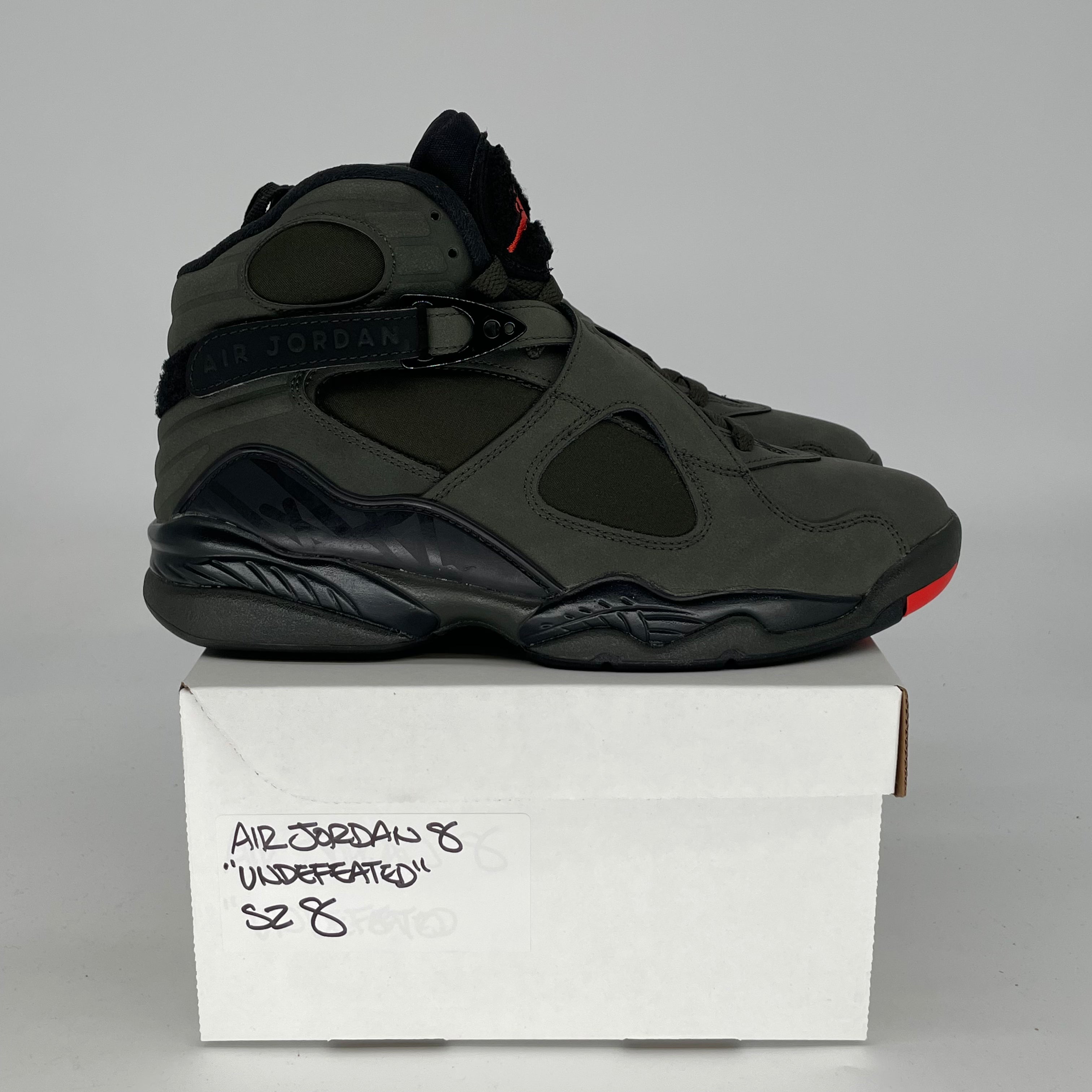 AIR JORDAN 8 UNDEFEATED SEQUOIA SIZE 8/9.5W 305381-305