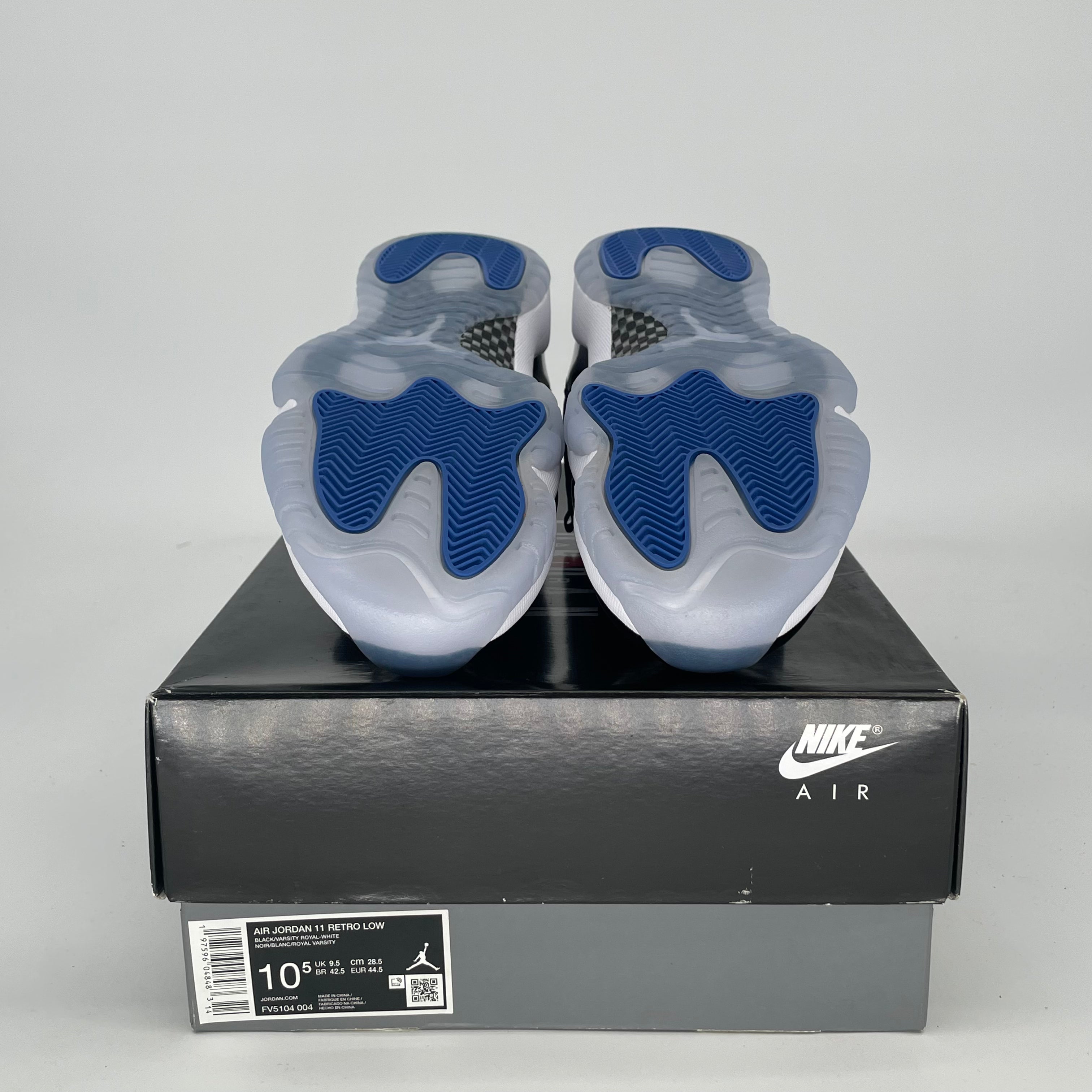 AIR JORDAN 11 LOW SPACE JAM FV5104-004 SIZE 10.5/12W