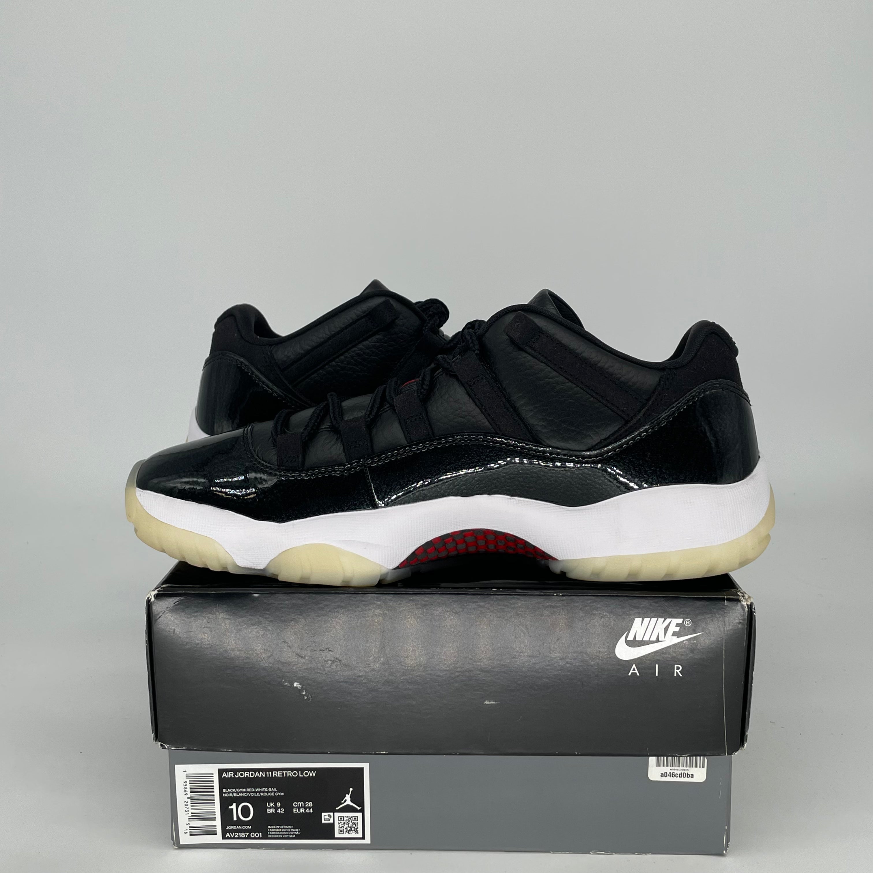 AIR JORDAN 11 72-10 AV2187-001 SIZE 10/11.5W