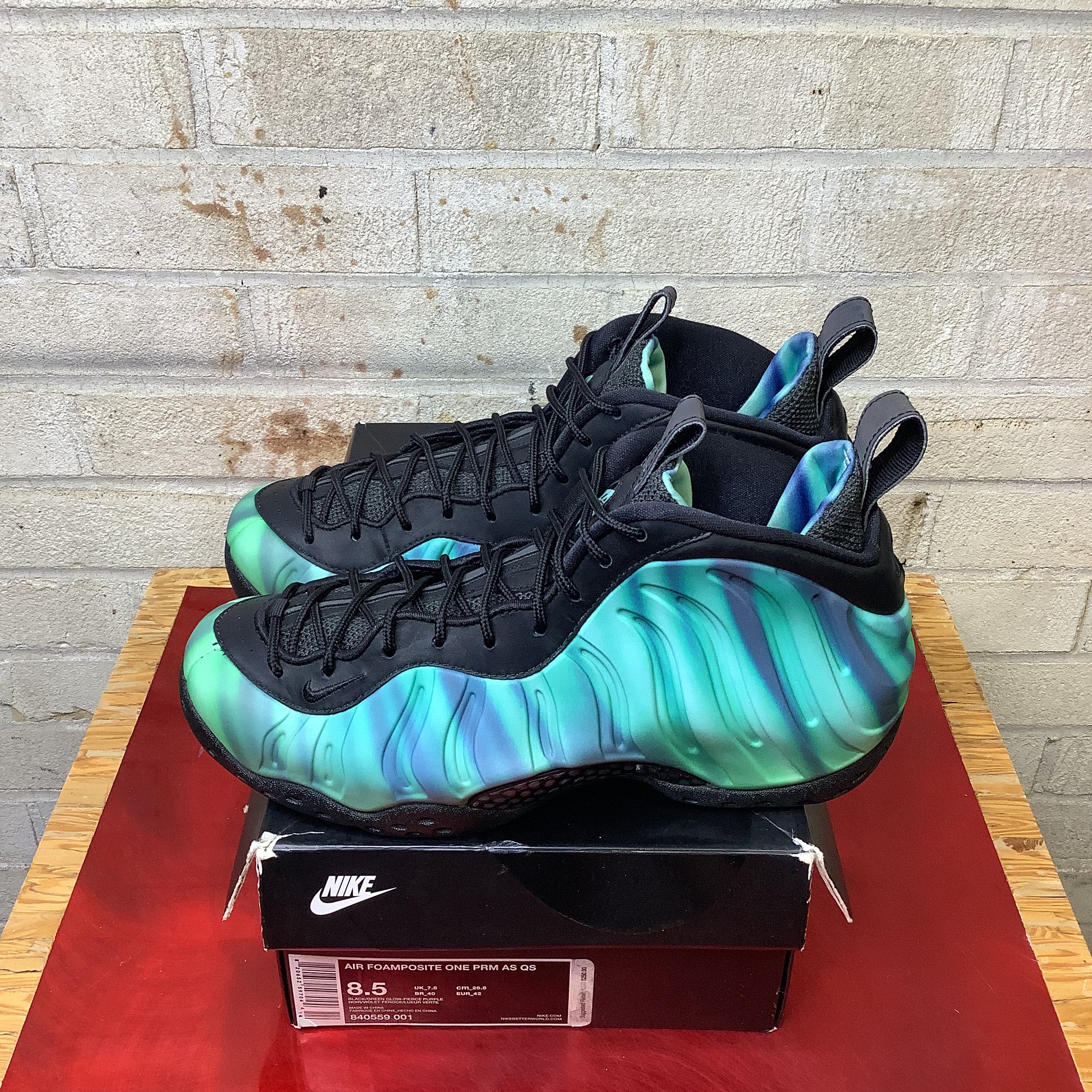 NIKE AIR FOAMPOSITE ONE NORTHERN LIGHTS SIZE 8.5 840559-001