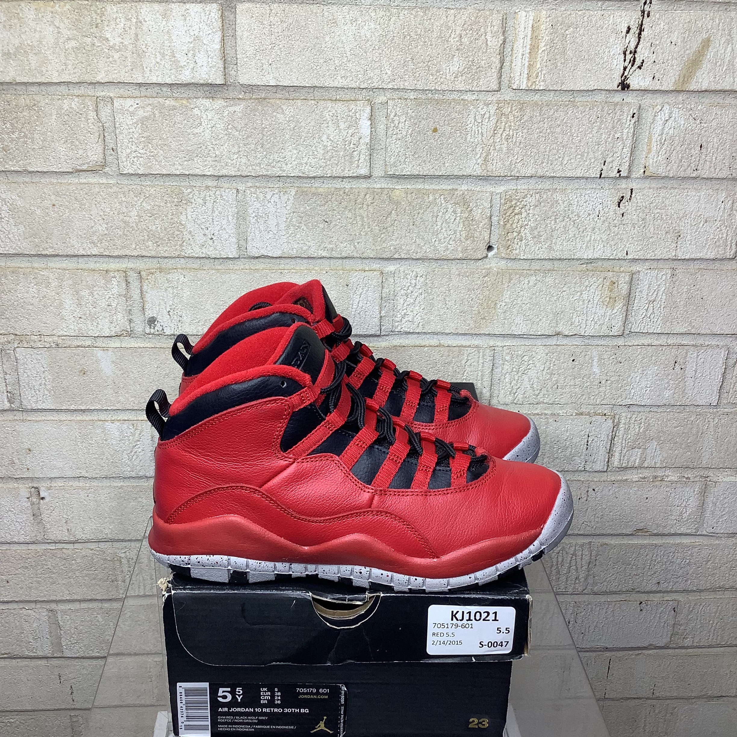 AIR JORDAN 10 BULLS OVER BROADWAY SIZE 5.5Y 705179-601