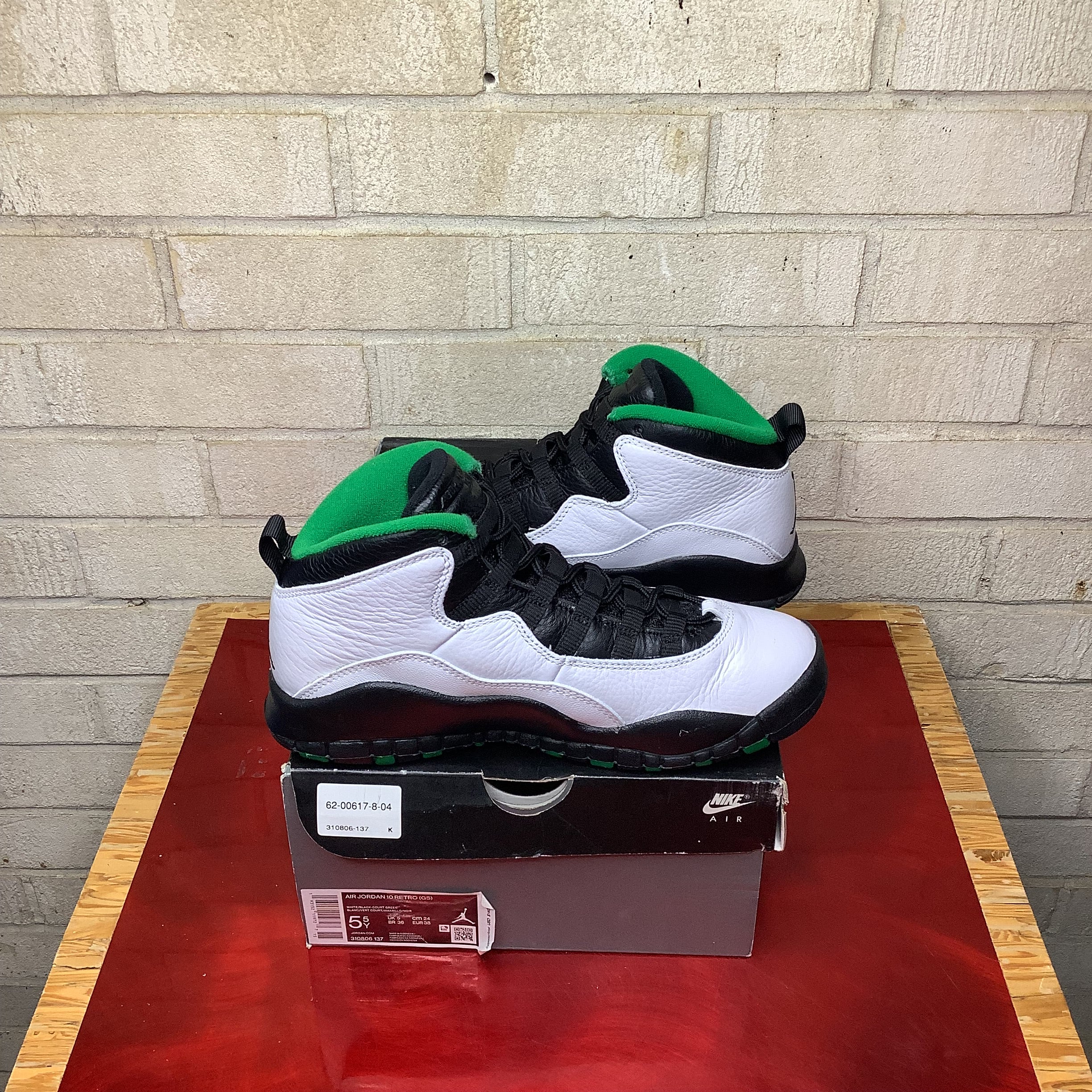 AIR JORDAN 10 SEATTLE SIZE 5.5Y 310806-137