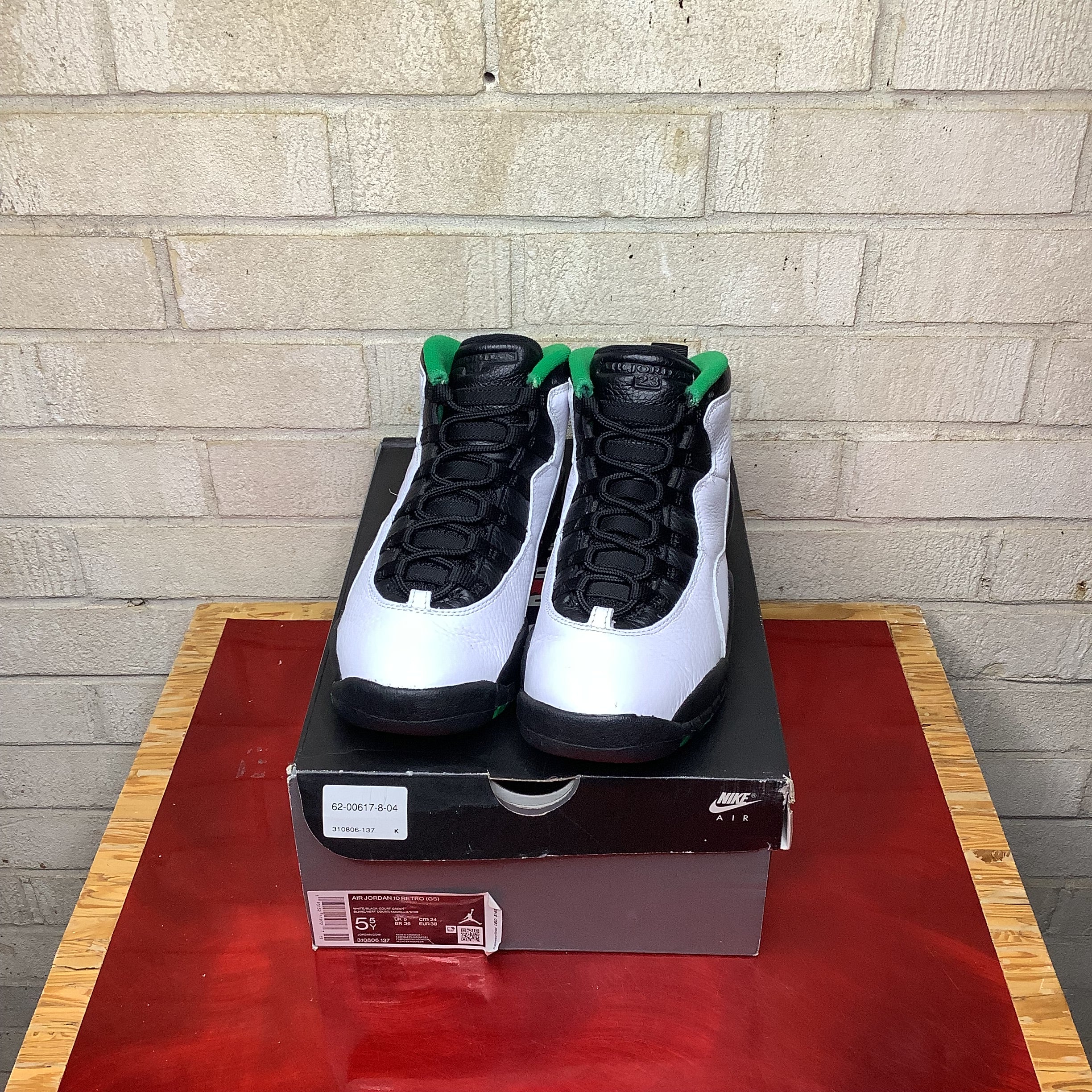 AIR JORDAN 10 SEATTLE SIZE 5.5Y 310806-137