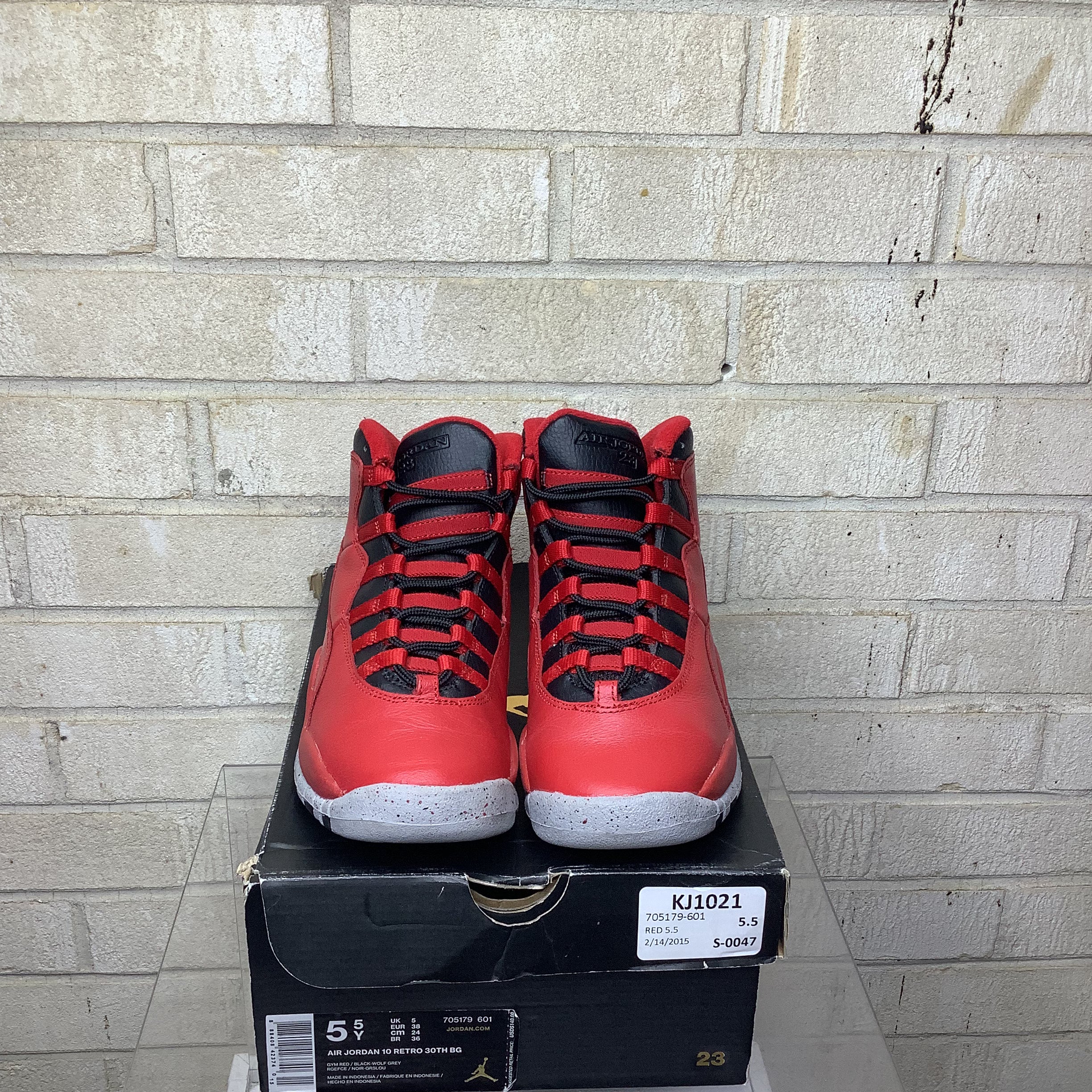 AIR JORDAN 10 BULLS OVER BROADWAY SIZE 5.5Y 705179-601