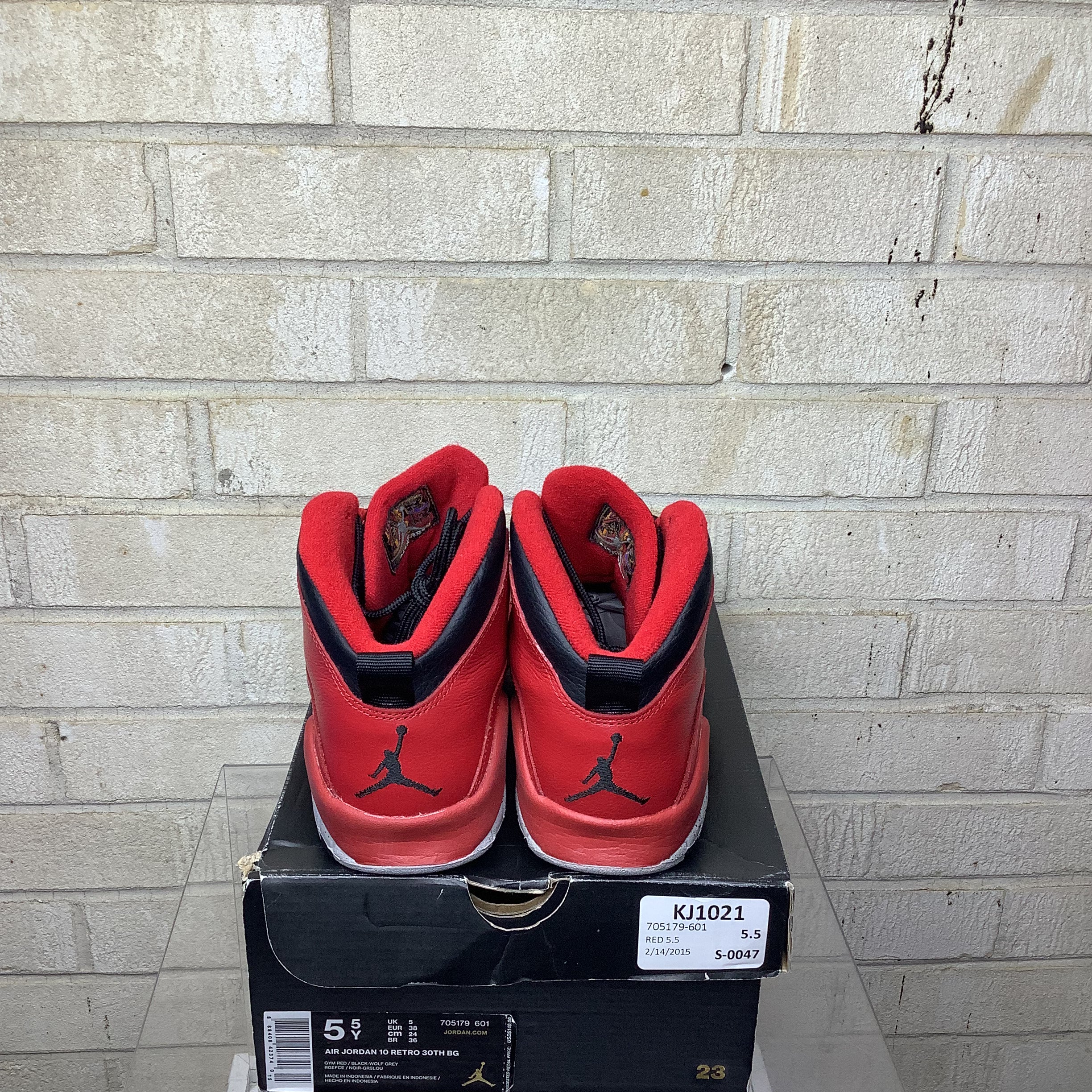 AIR JORDAN 10 BULLS OVER BROADWAY SIZE 5.5Y 705179-601