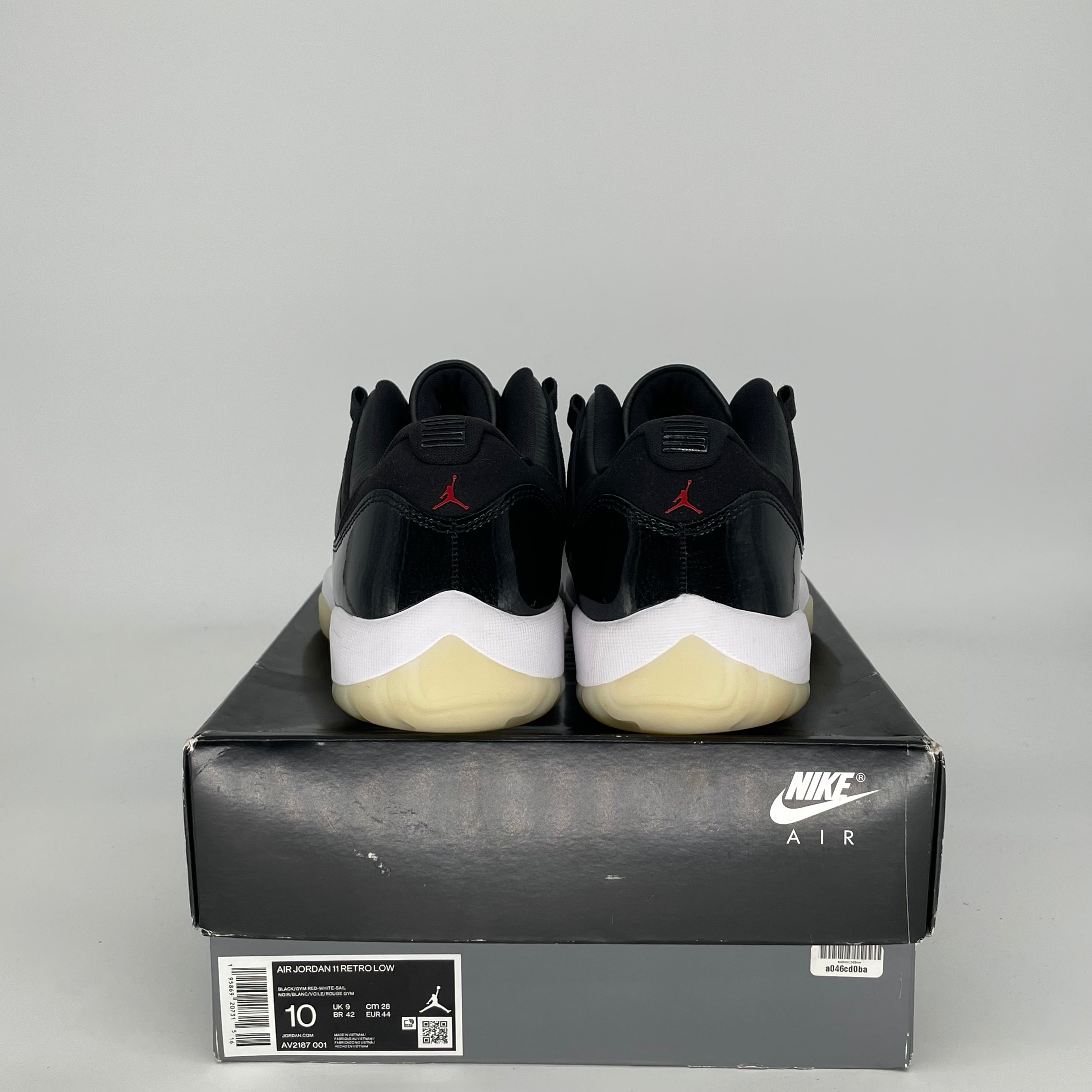 AIR JORDAN 11 72-10 AV2187-001 SIZE 10/11.5W
