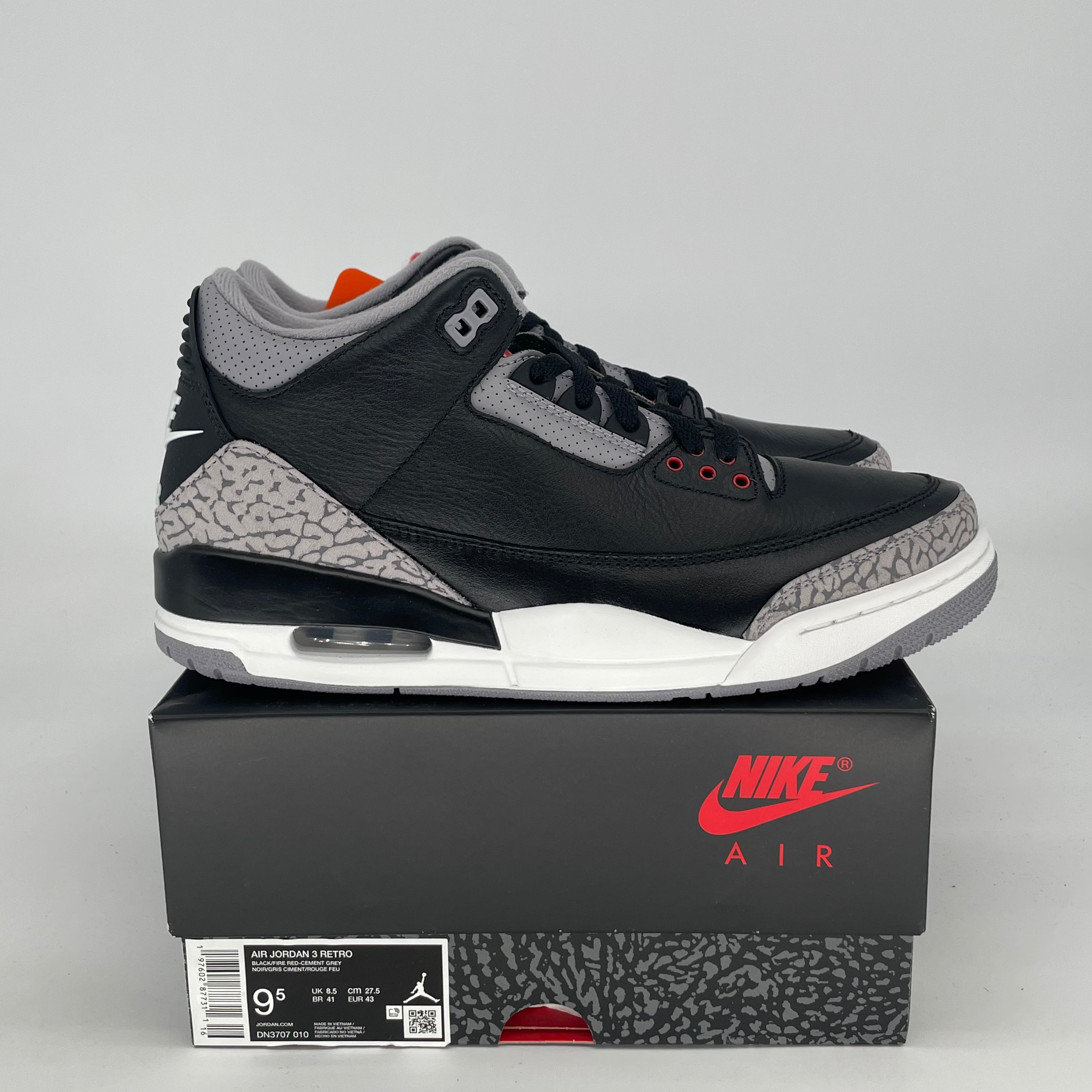 AIR JORDAN 3 BLACK CEMENT DN3707-010 SIZE 9.5/11W