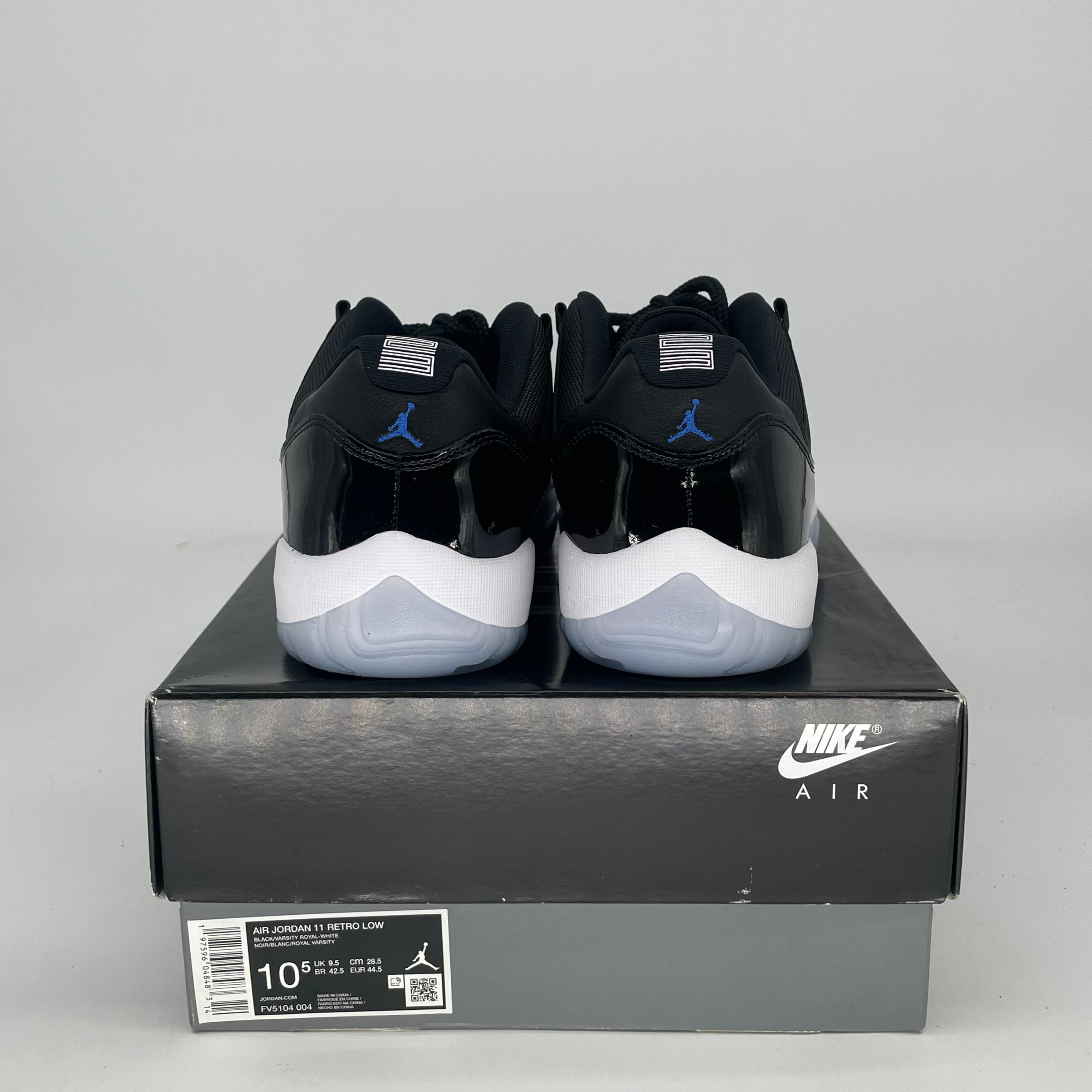 AIR JORDAN 11 LOW SPACE JAM FV5104-004 SIZE 10.5/12W