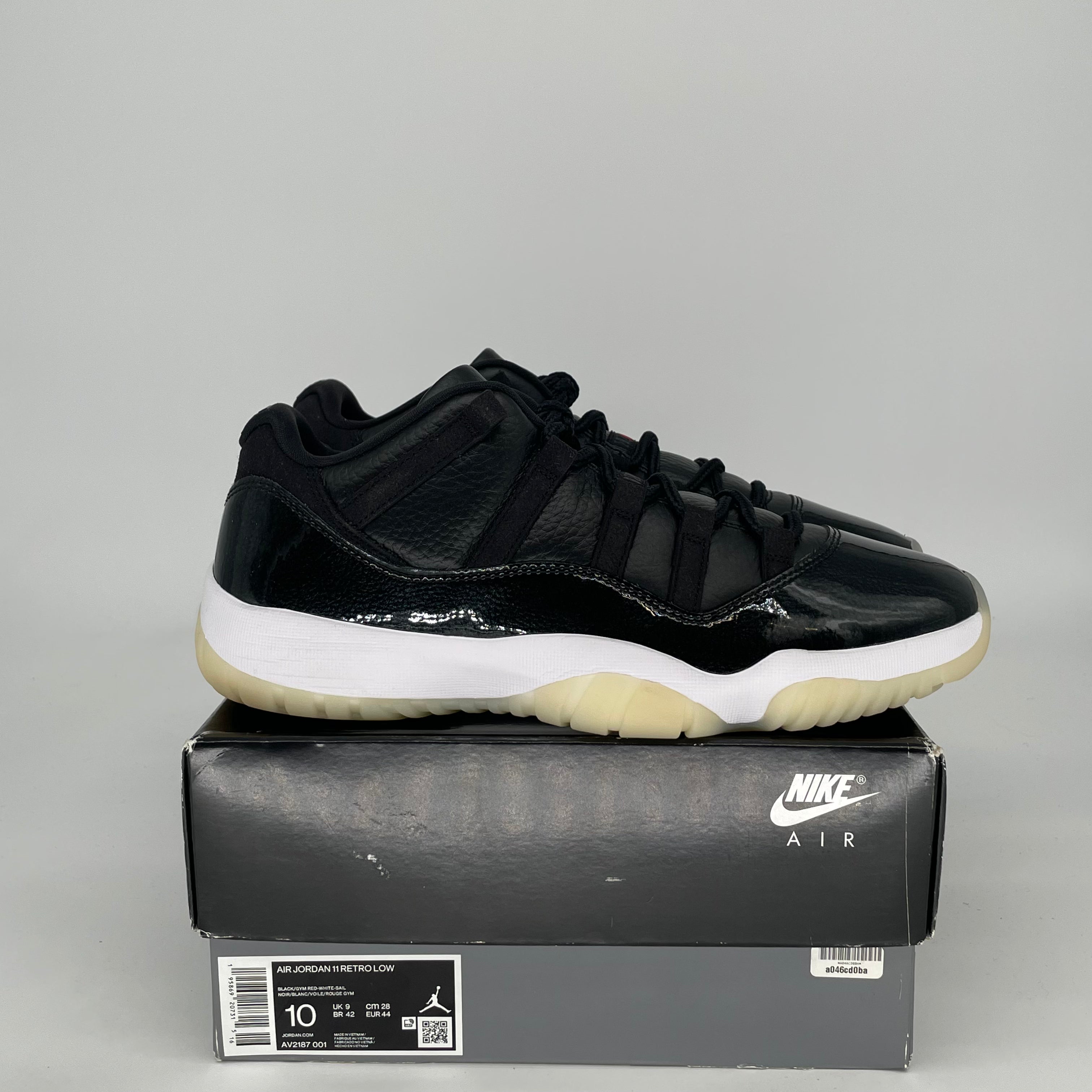 AIR JORDAN 11 72-10 AV2187-001 SIZE 10/11.5W