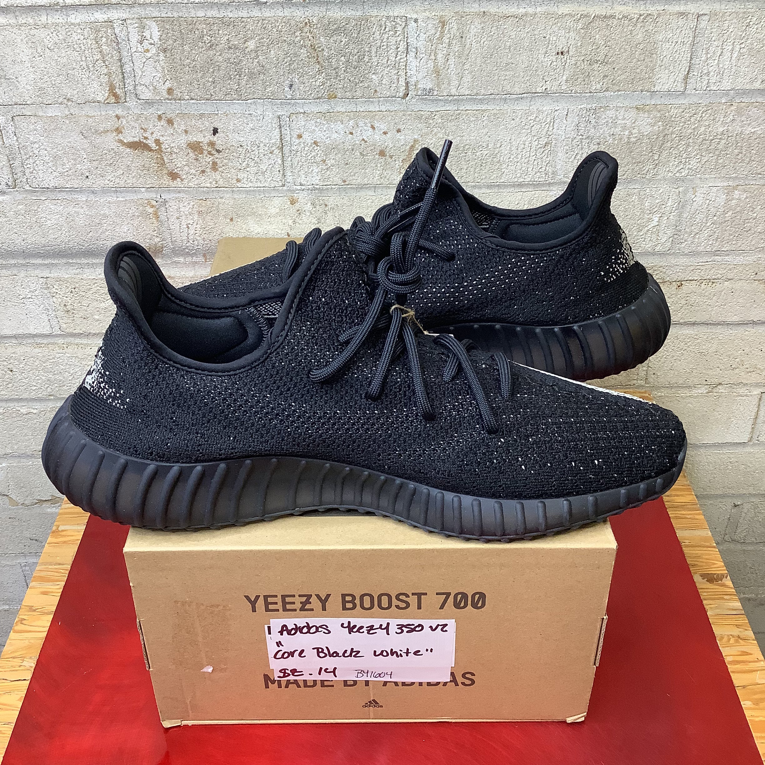 ADIDAS YEEZY 350 V2 CORE BLACK WHITE SIZE 14 BY1604