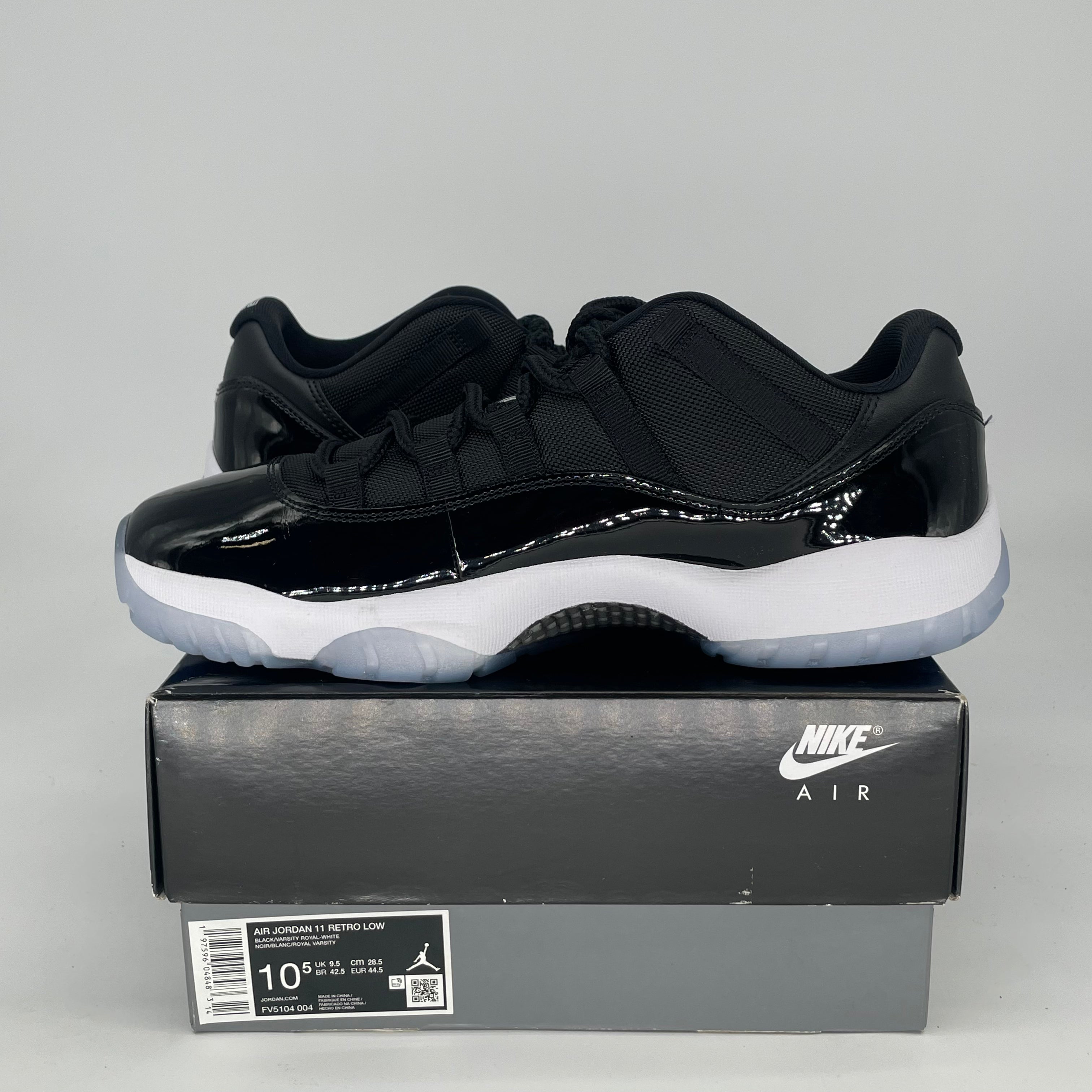 AIR JORDAN 11 LOW SPACE JAM FV5104-004 SIZE 10.5/12W