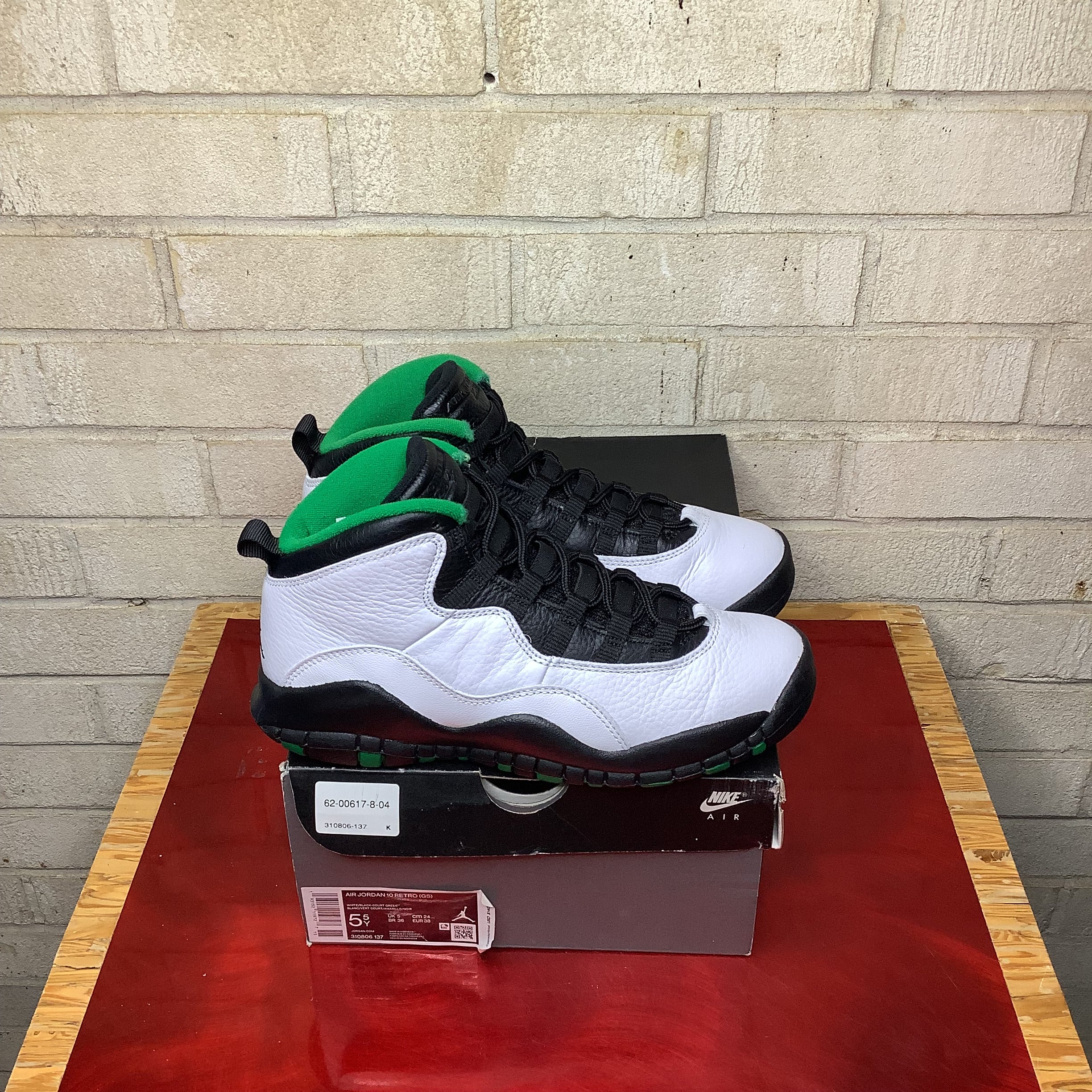 AIR JORDAN 10 SEATTLE SIZE 5.5Y 310806-137