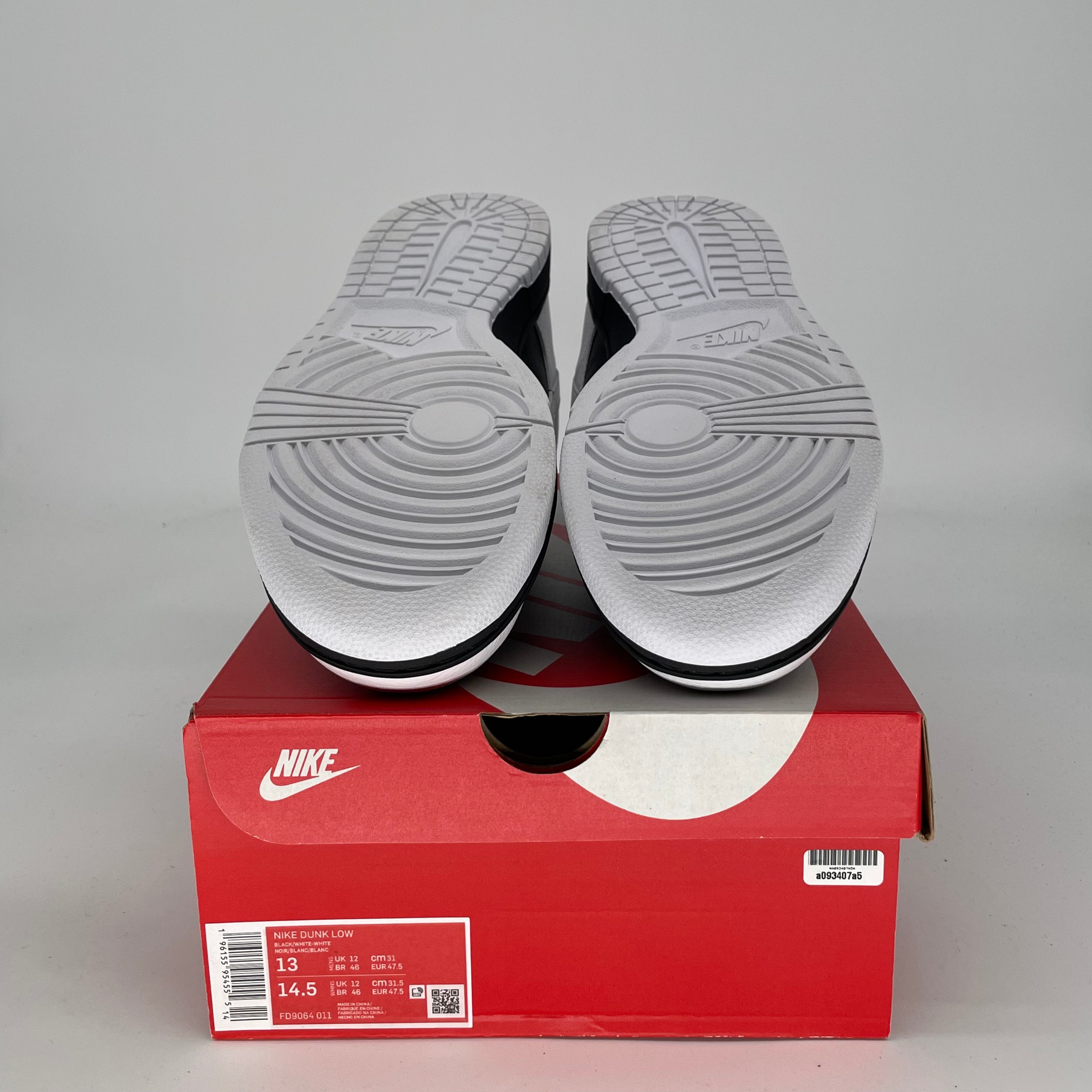 NIKE DUNK LOW REVERSE PANDA SIZE 13/14.5W FD9064-011