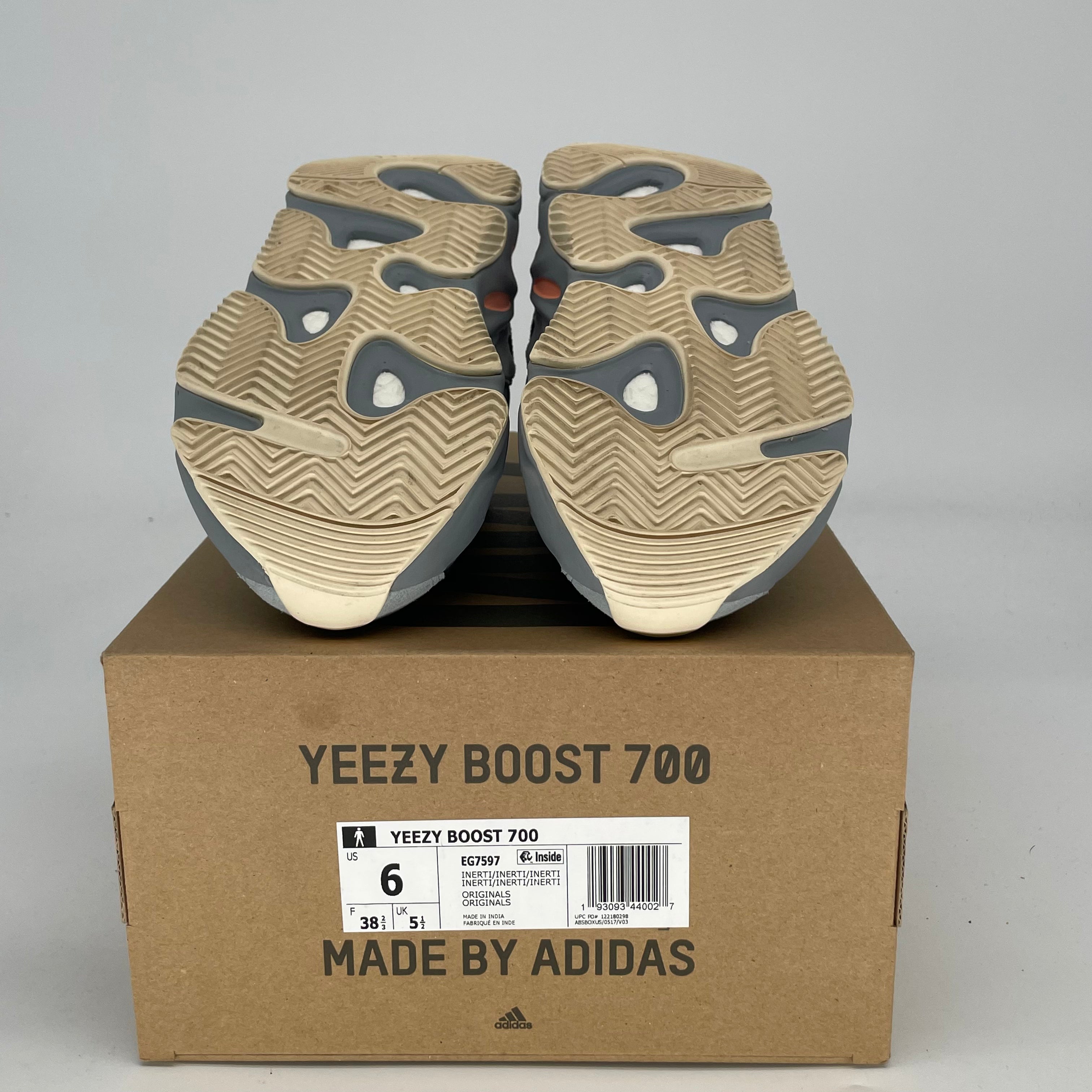 ADIDAS YEEZY 700 INERTIA SIZE 6/7.5W EG7597