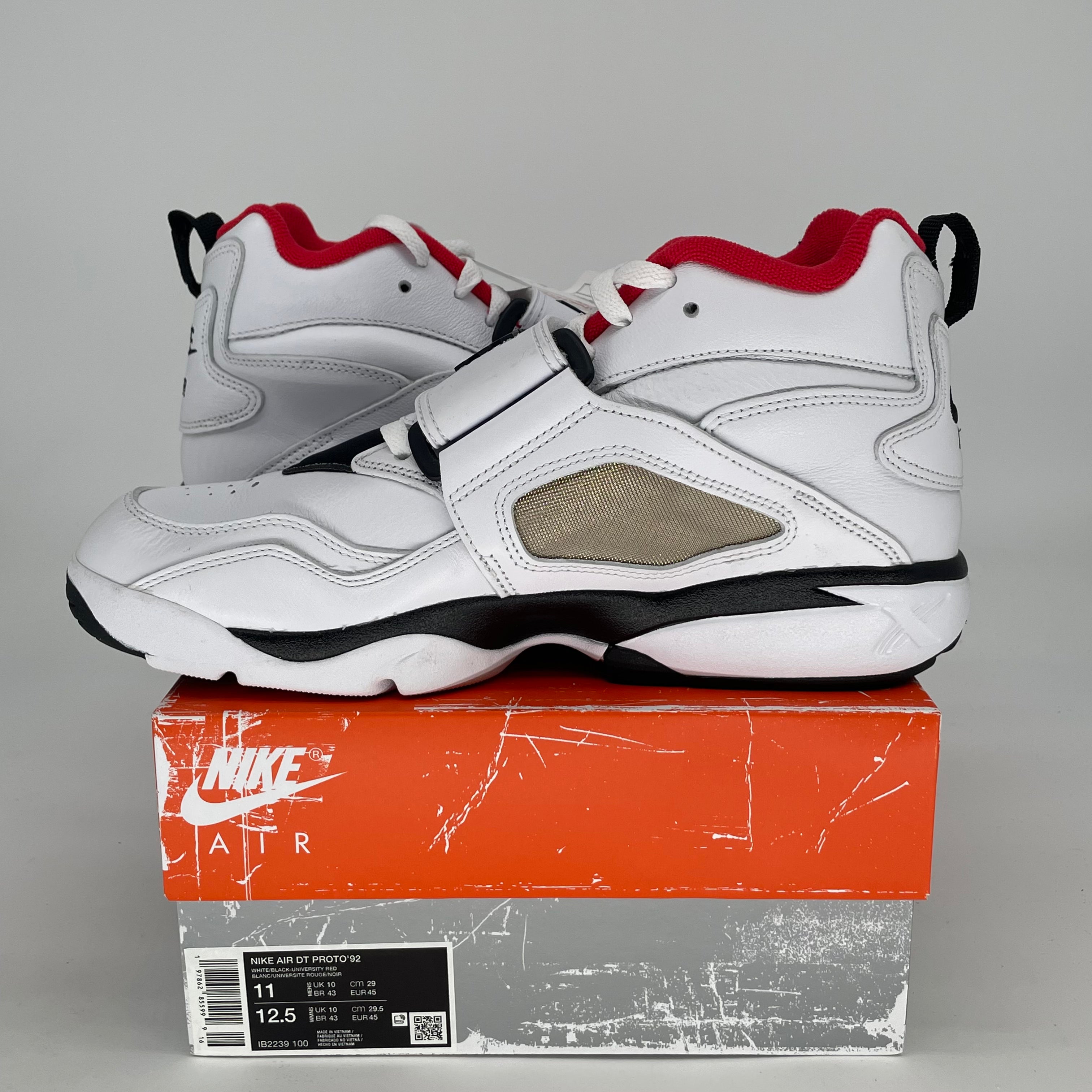 NIKE AIR DIAMOND TURF PROTO 92 ATLANTA FALCONS IB2239-100 SIZE 11/12.5W