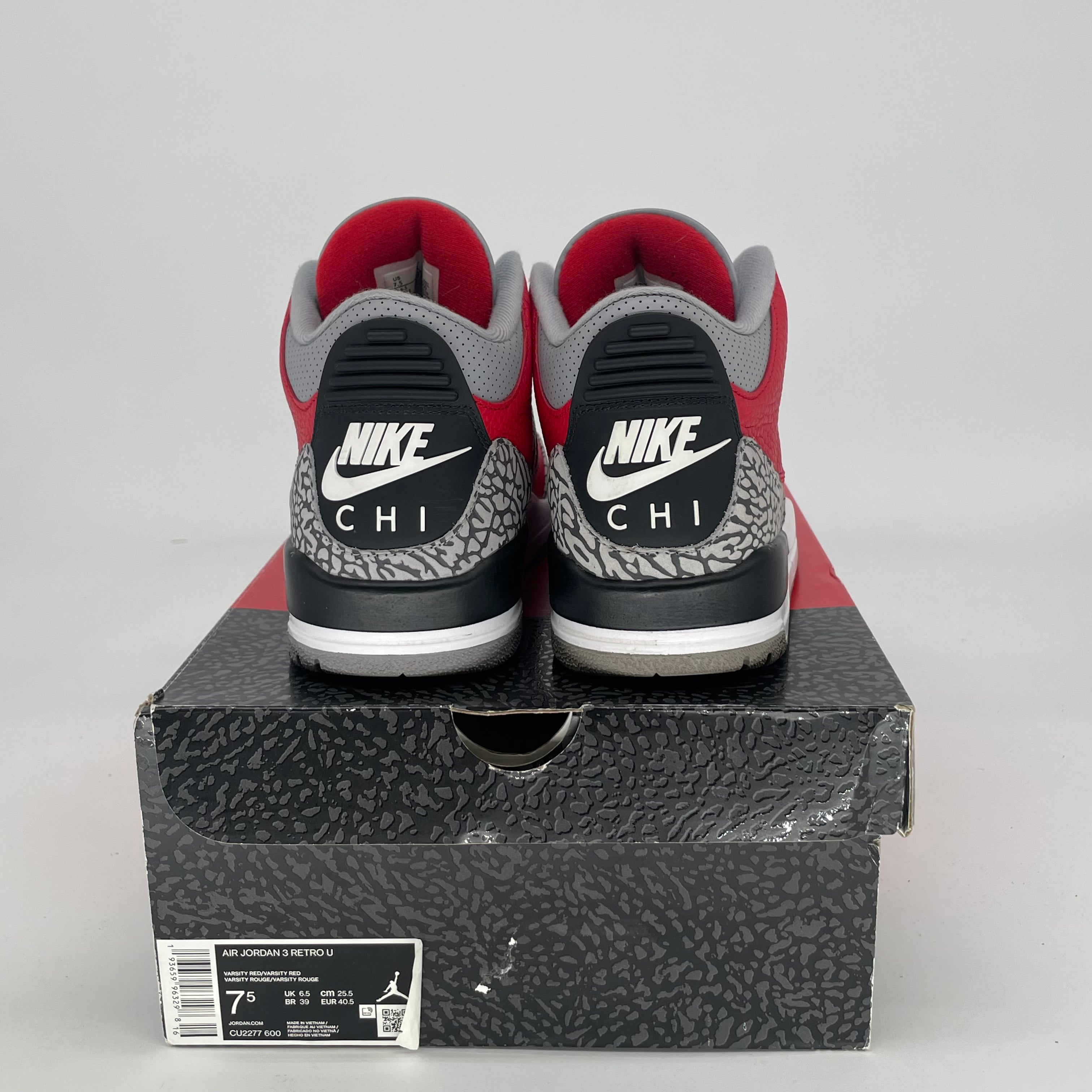 AIR JORDAN 3 UNITE CHI CU2277-600 SIZE 7.5/9W