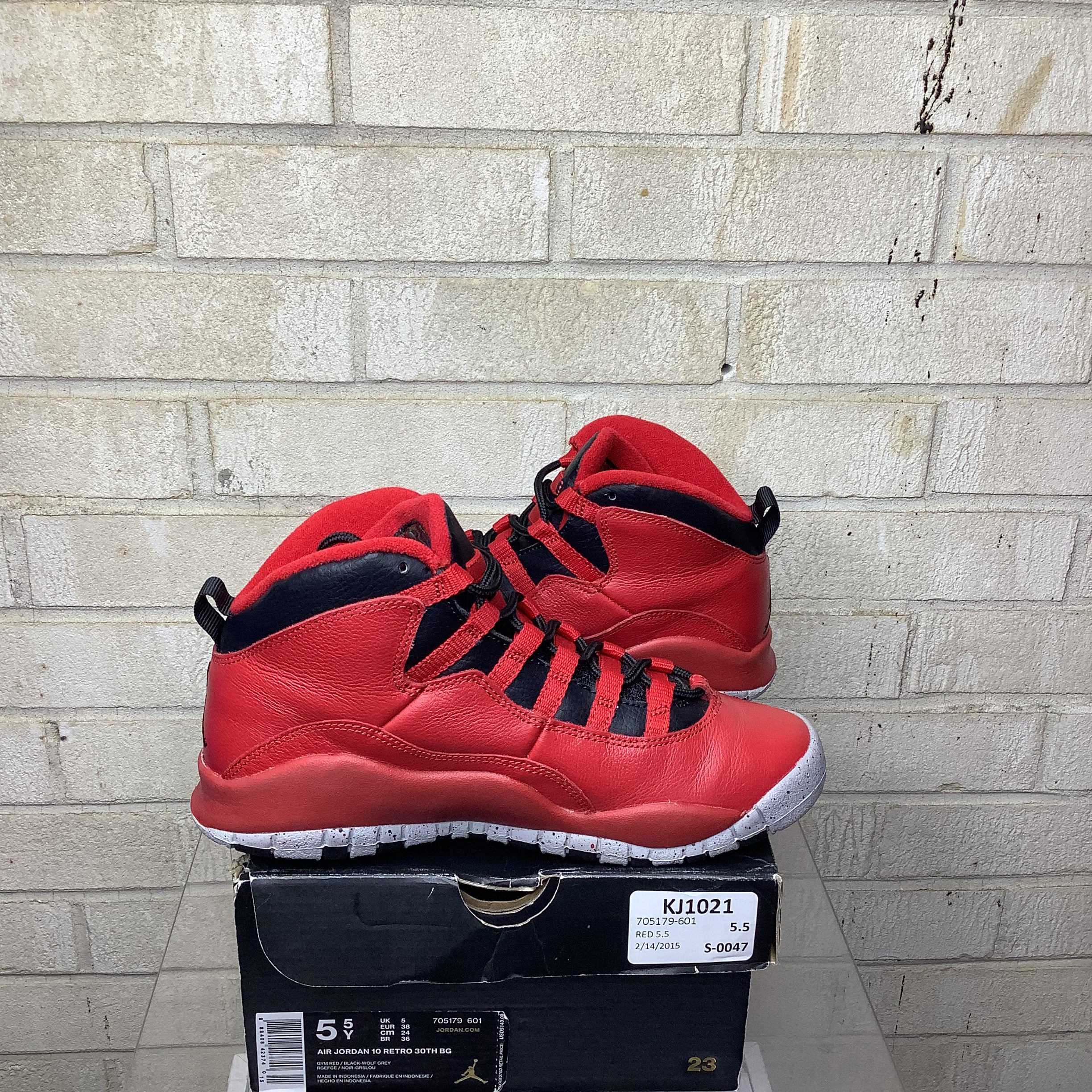 AIR JORDAN 10 BULLS OVER BROADWAY SIZE 5.5Y 705179-601