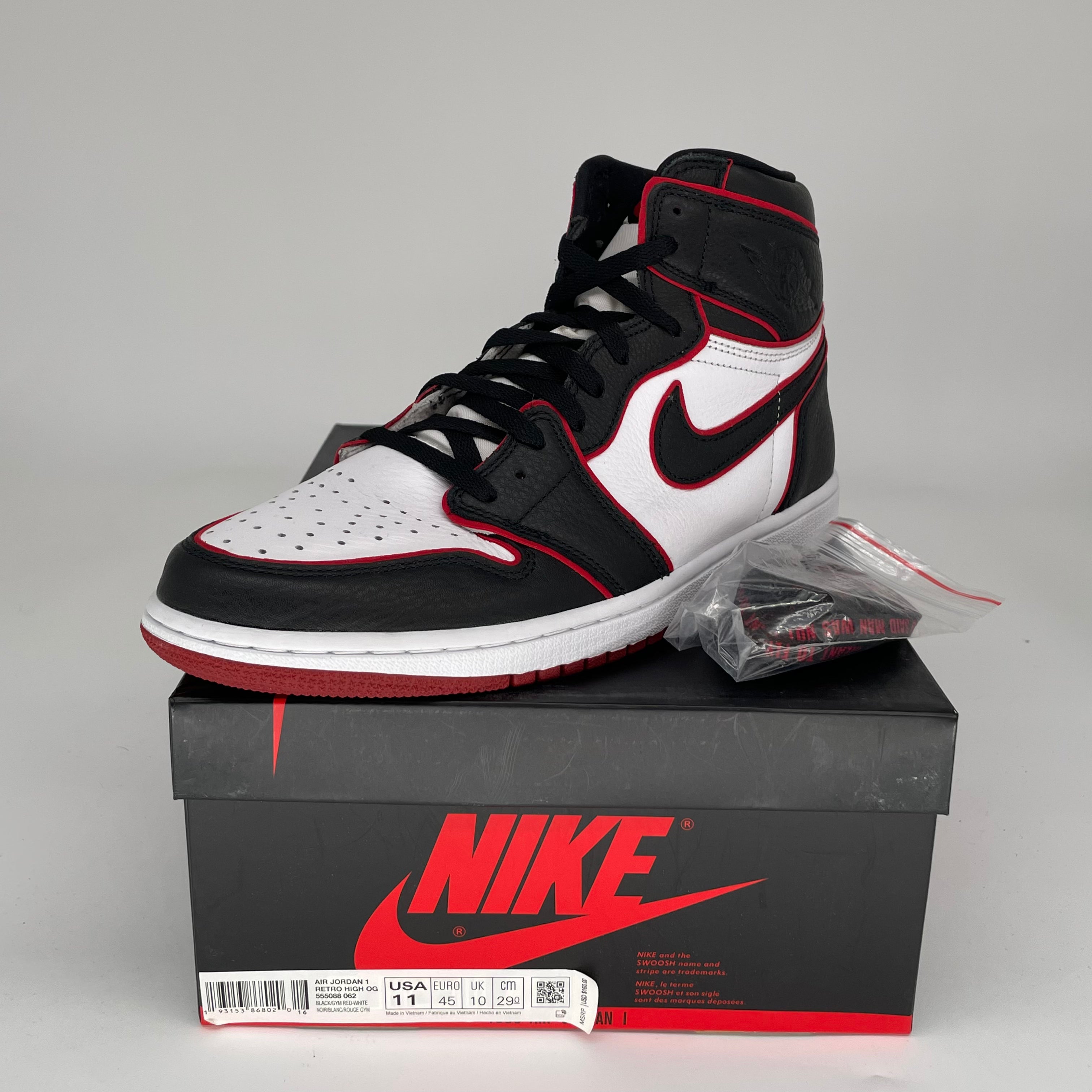 AIR JORDAN 1 BLOODLINE SIZE 11 555088-062