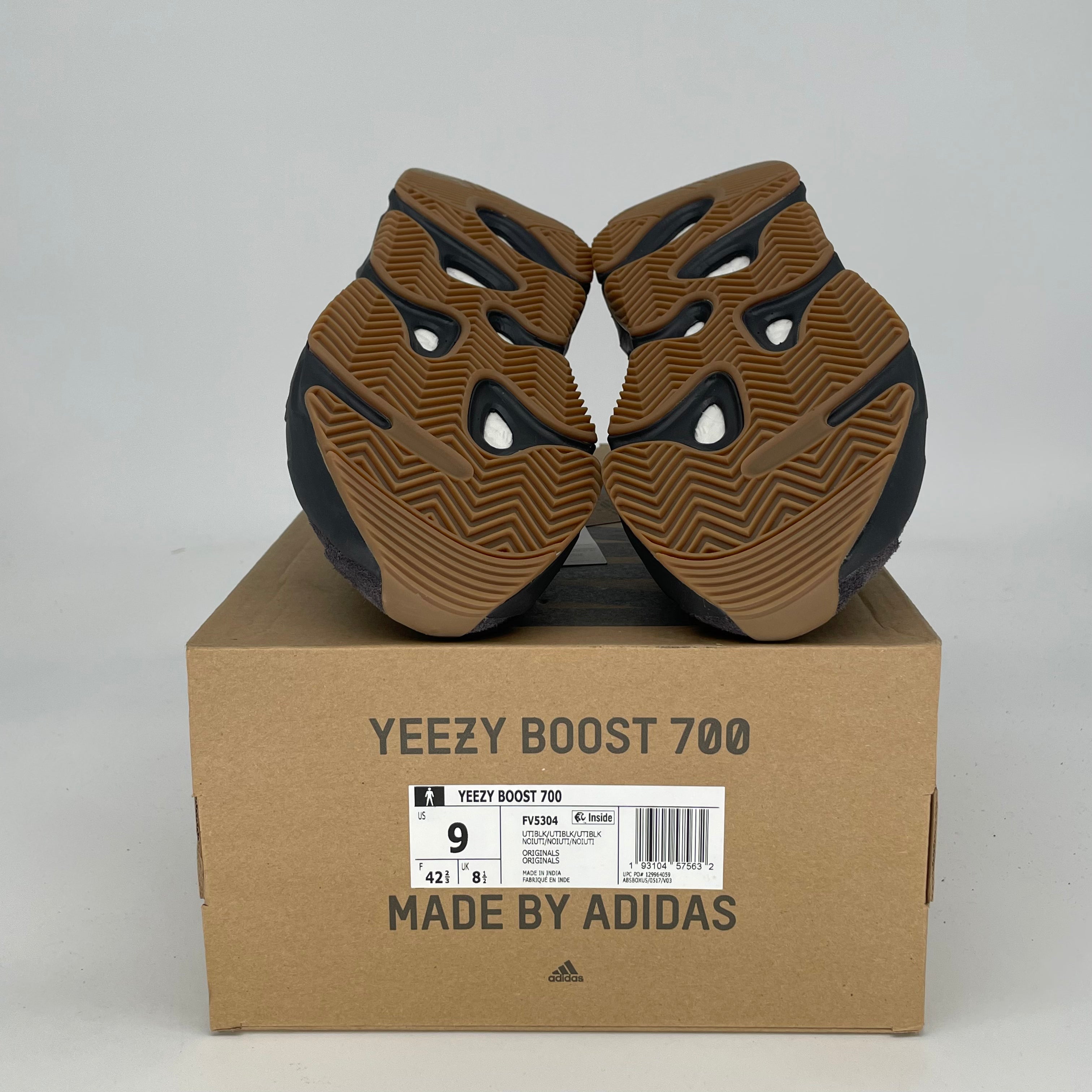 ADIDAS YEEZY 700 UTILITY BLACK FV5304 SIZE 9/10.5W