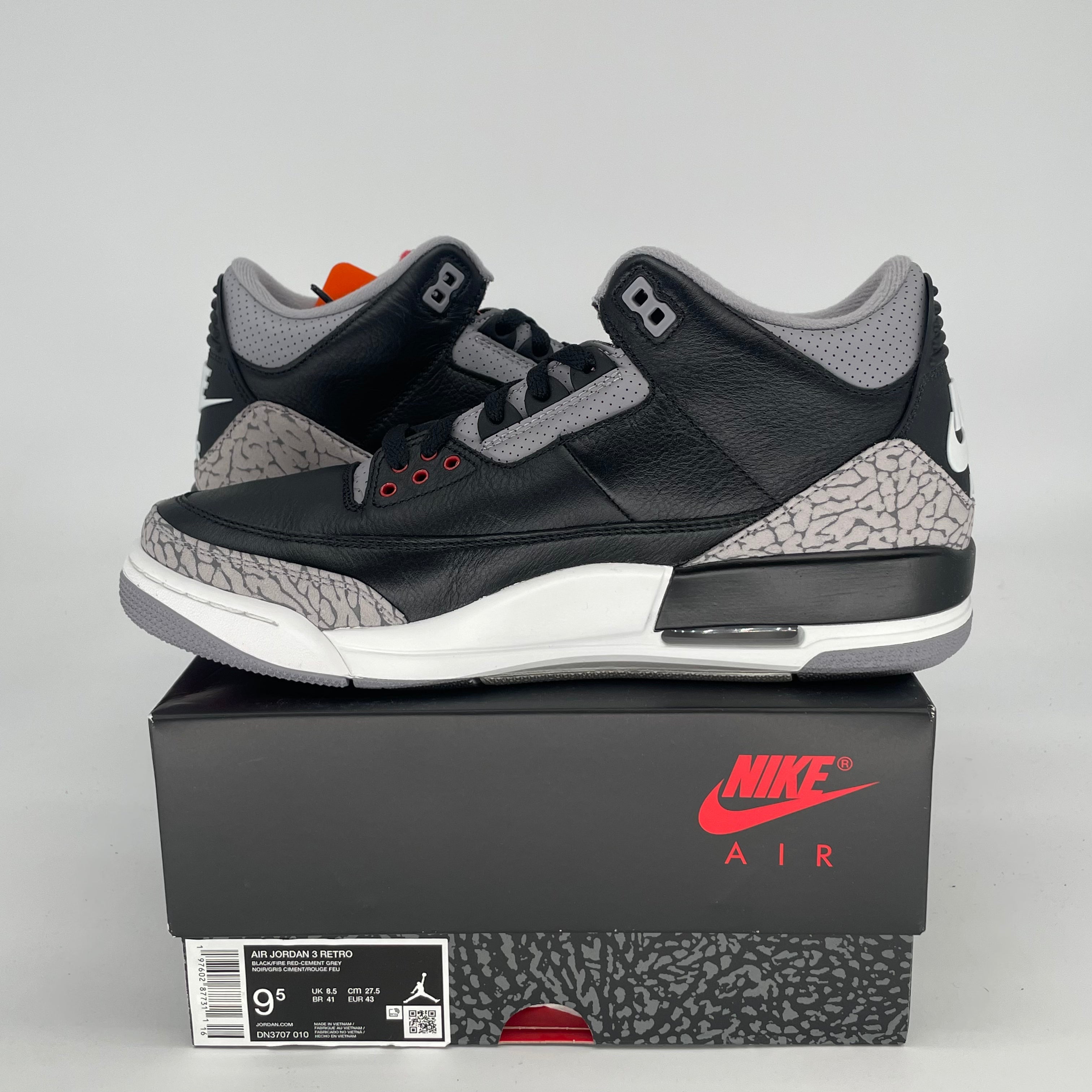 AIR JORDAN 3 BLACK CEMENT DN3707-010 SIZE 9.5/11W