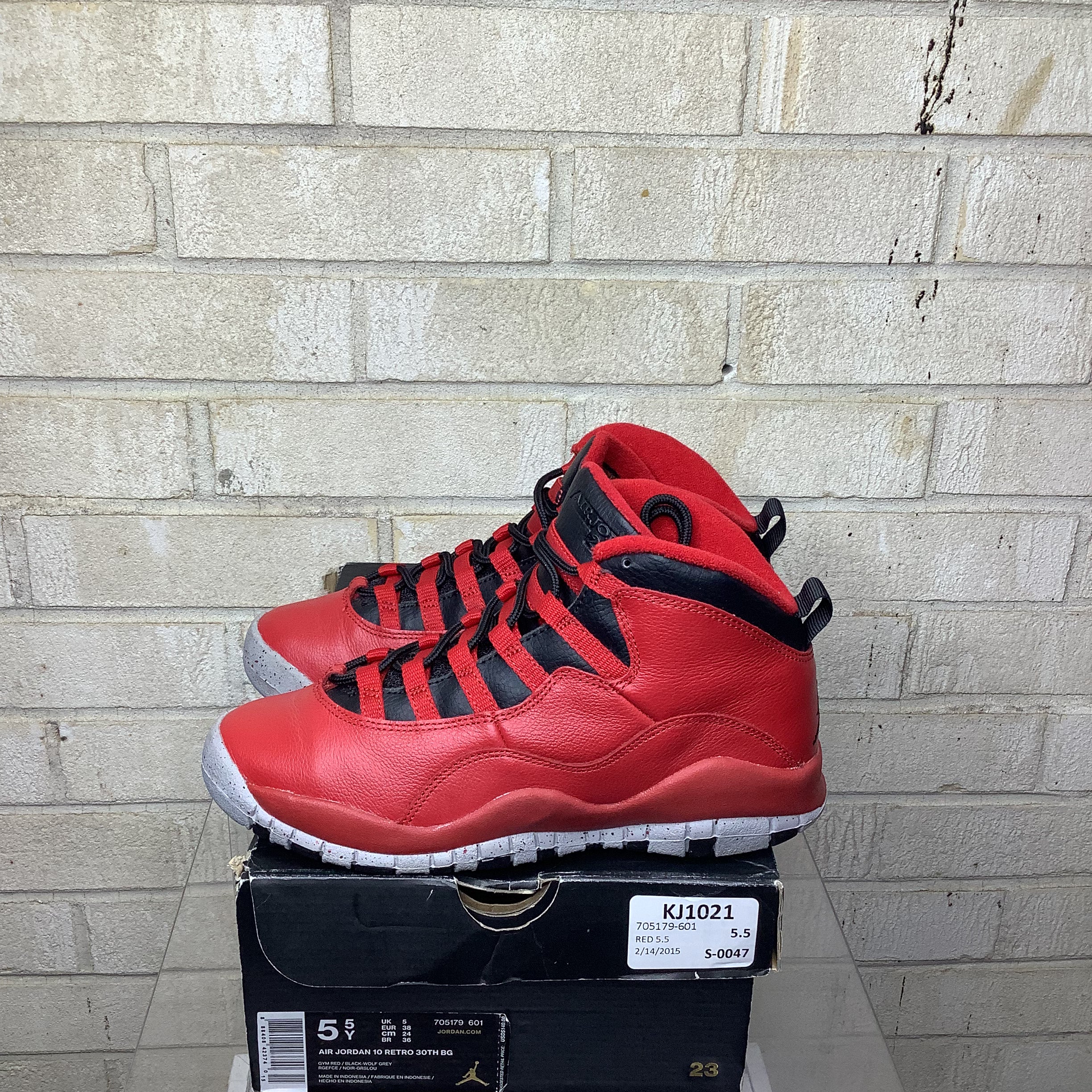 AIR JORDAN 10 BULLS OVER BROADWAY SIZE 5.5Y 705179-601