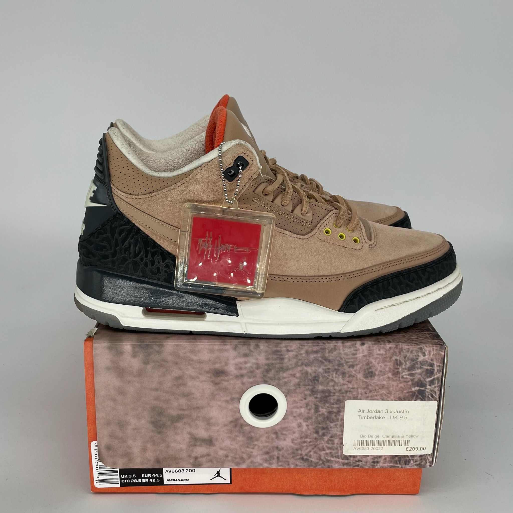 AIR JORDAN 3 JTH BIO BEIGE SIZE 10.5 AV6683-200