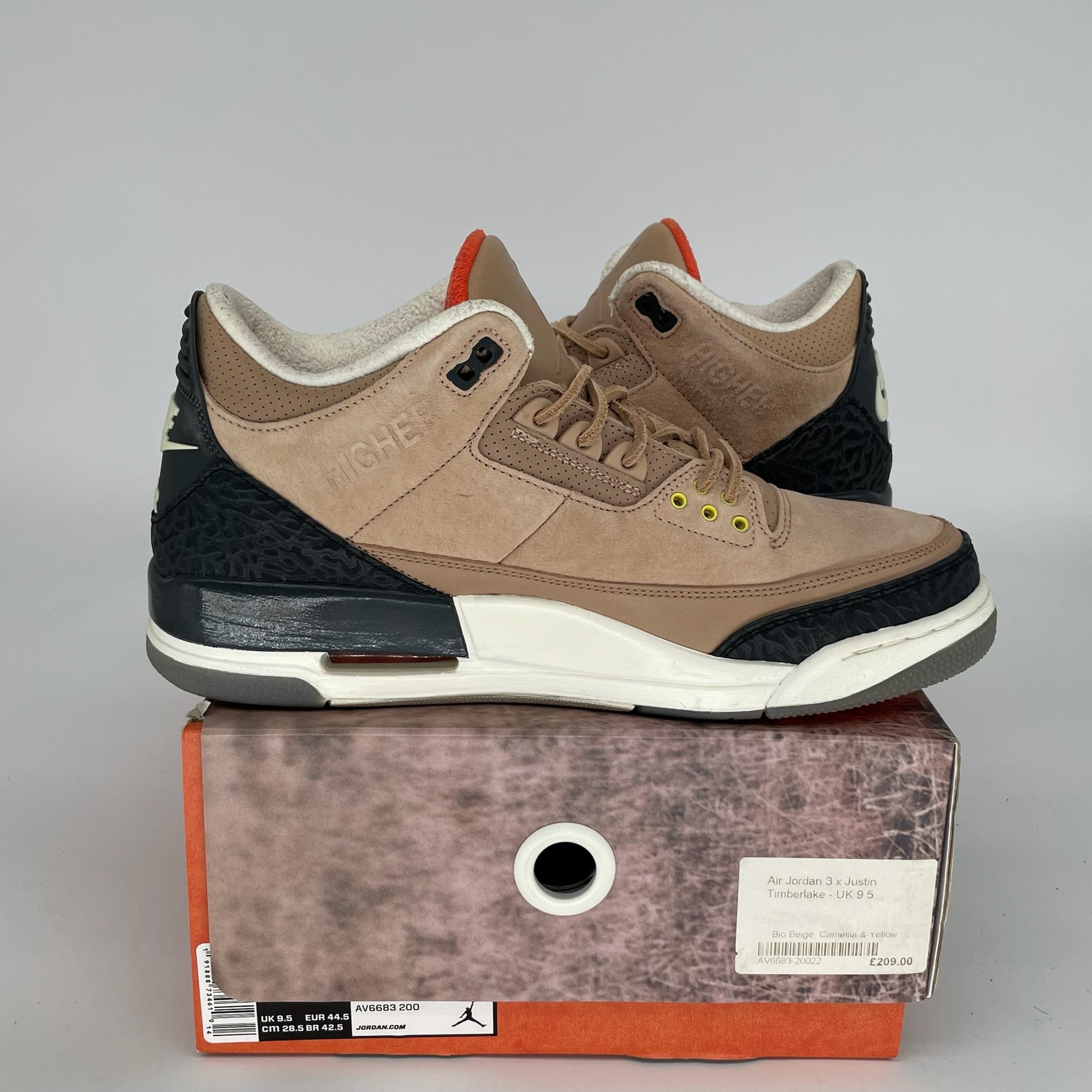 AIR JORDAN 3 JTH BIO BEIGE SIZE 10.5 AV6683-200