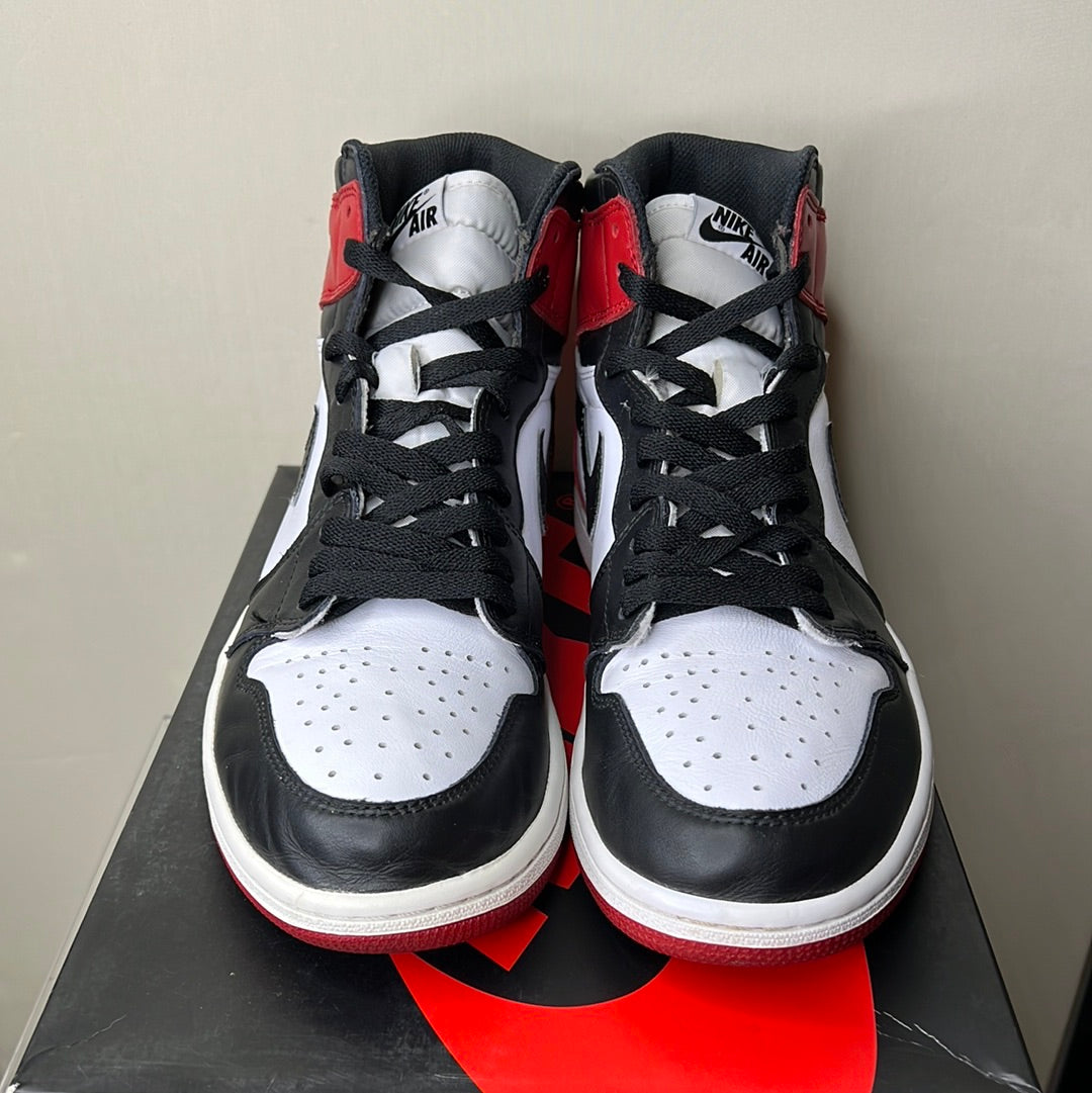 Nike Air Jordan 1 “Black Toe” 2016 Size 10.5 555088-125