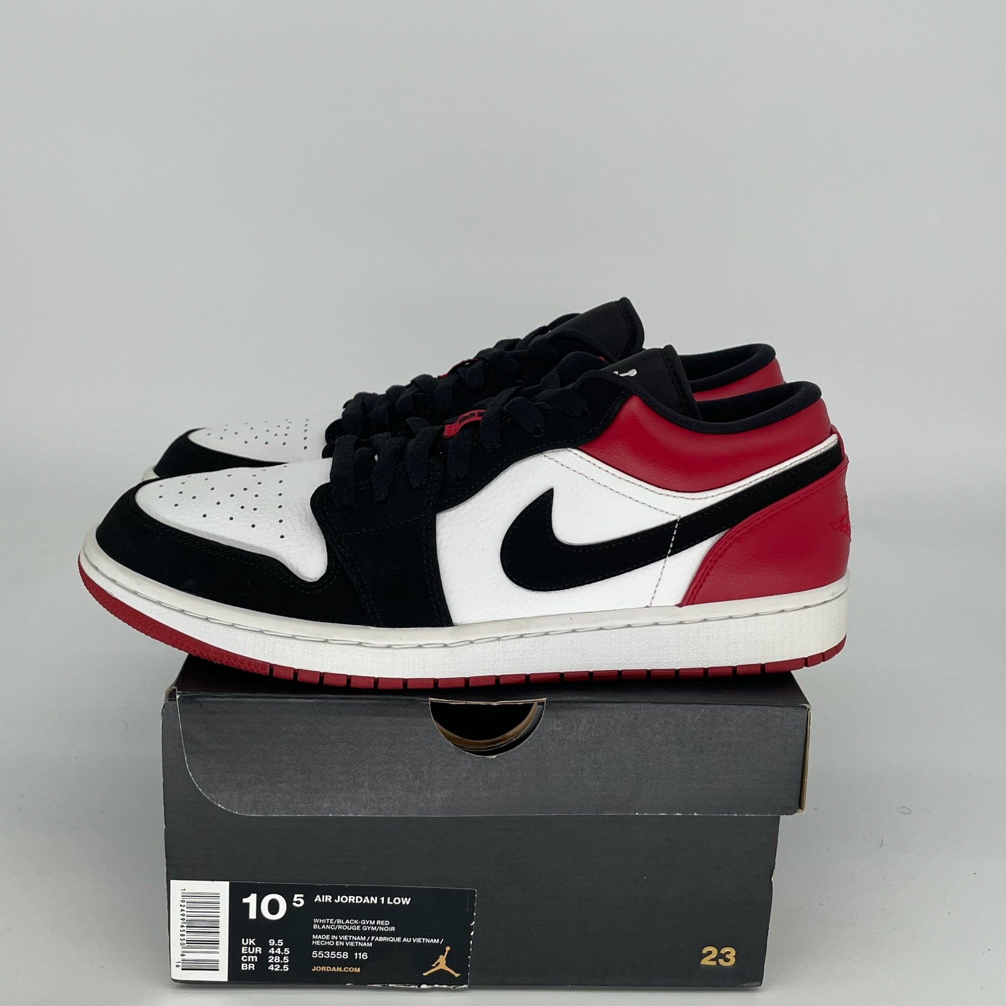 AIR JORDAN 1 LOW BLACK TOE SIZE 10.5 553558-116