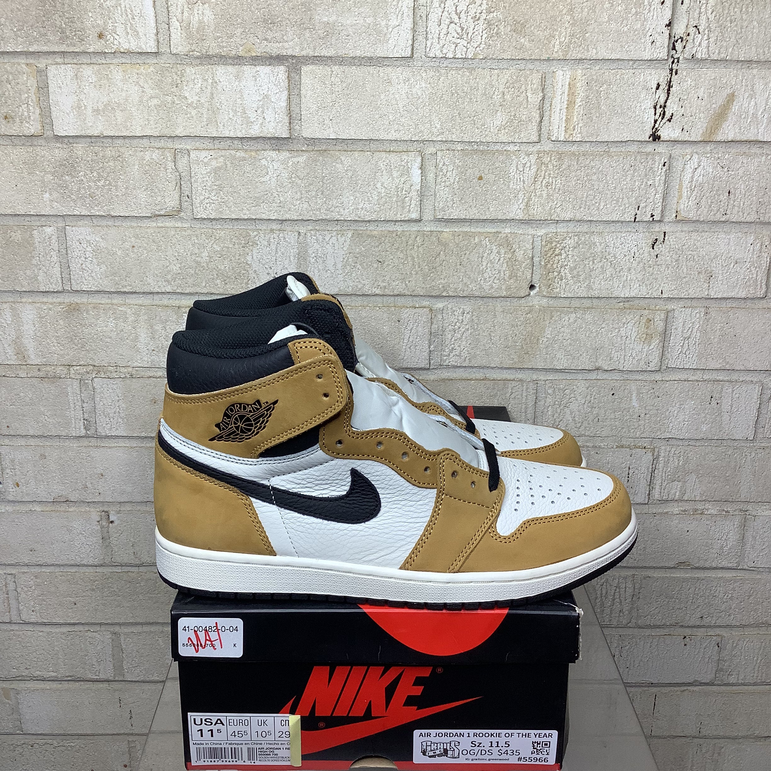 AIR JORDAN 1 ROOKIE OF THE YEAR SIZE 11.5 555088-700