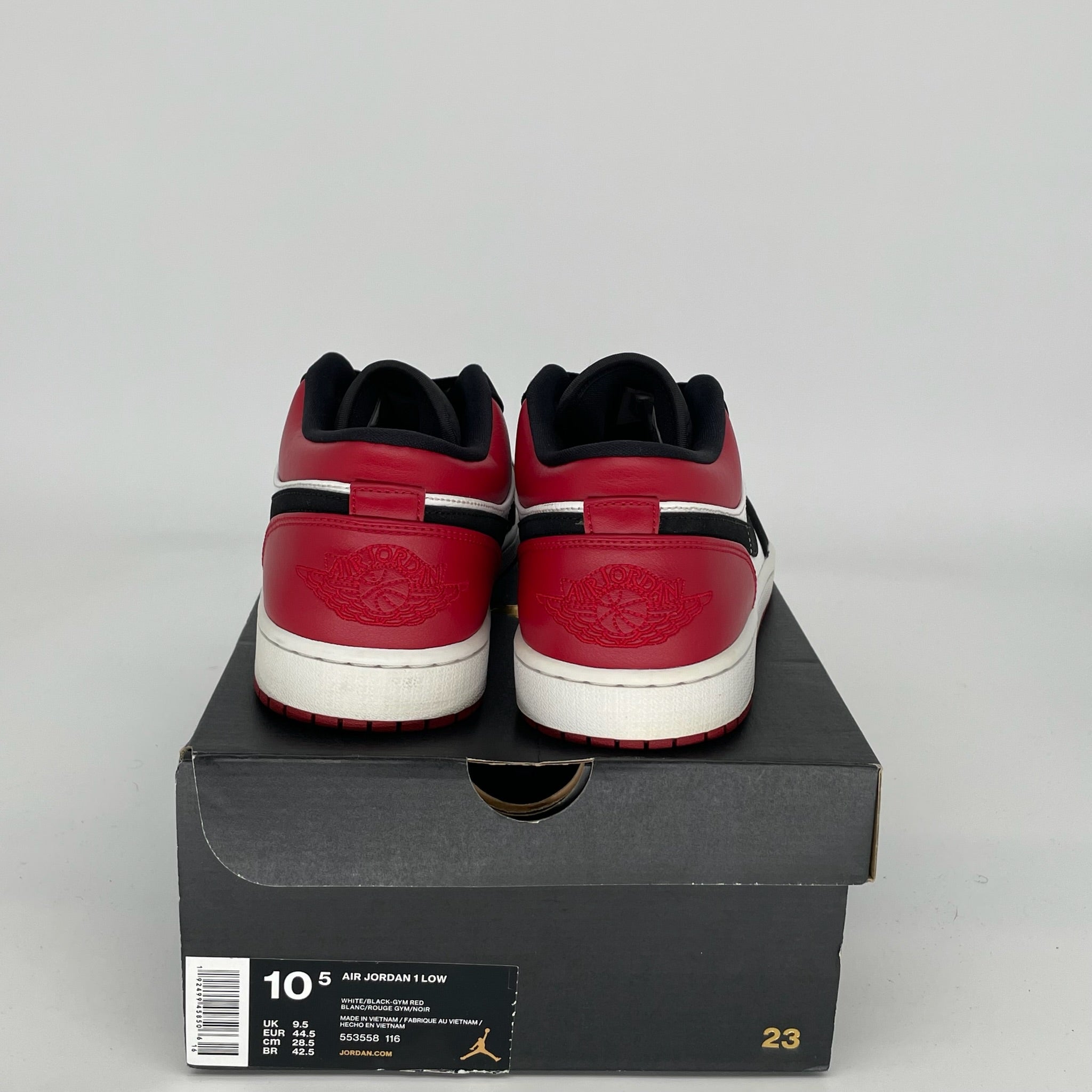 AIR JORDAN 1 LOW BLACK TOE SIZE 10.5 553558-116