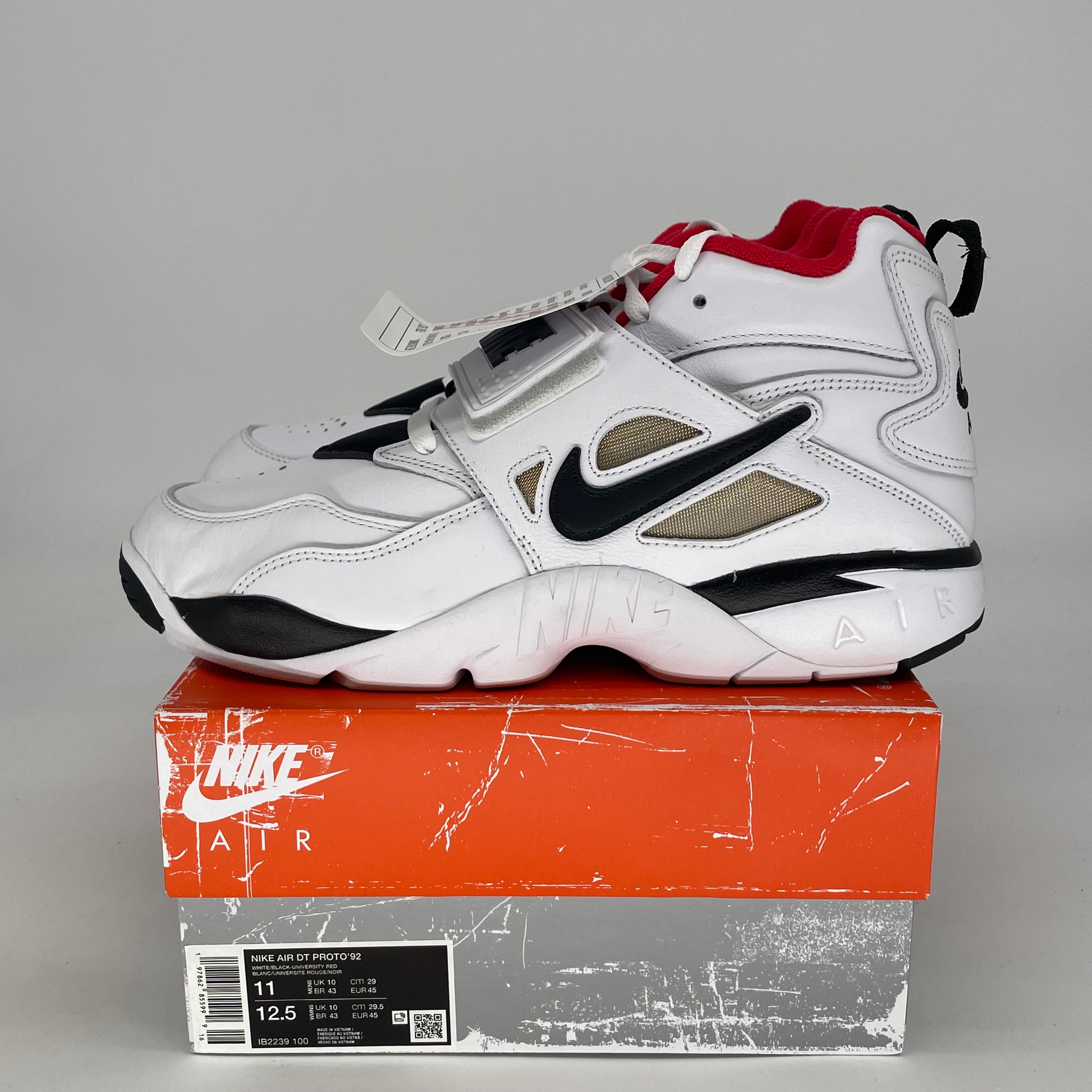 NIKE AIR DIAMOND TURF PROTO 92 ATLANTA FALCONS IB2239-100 SIZE 11/12.5W