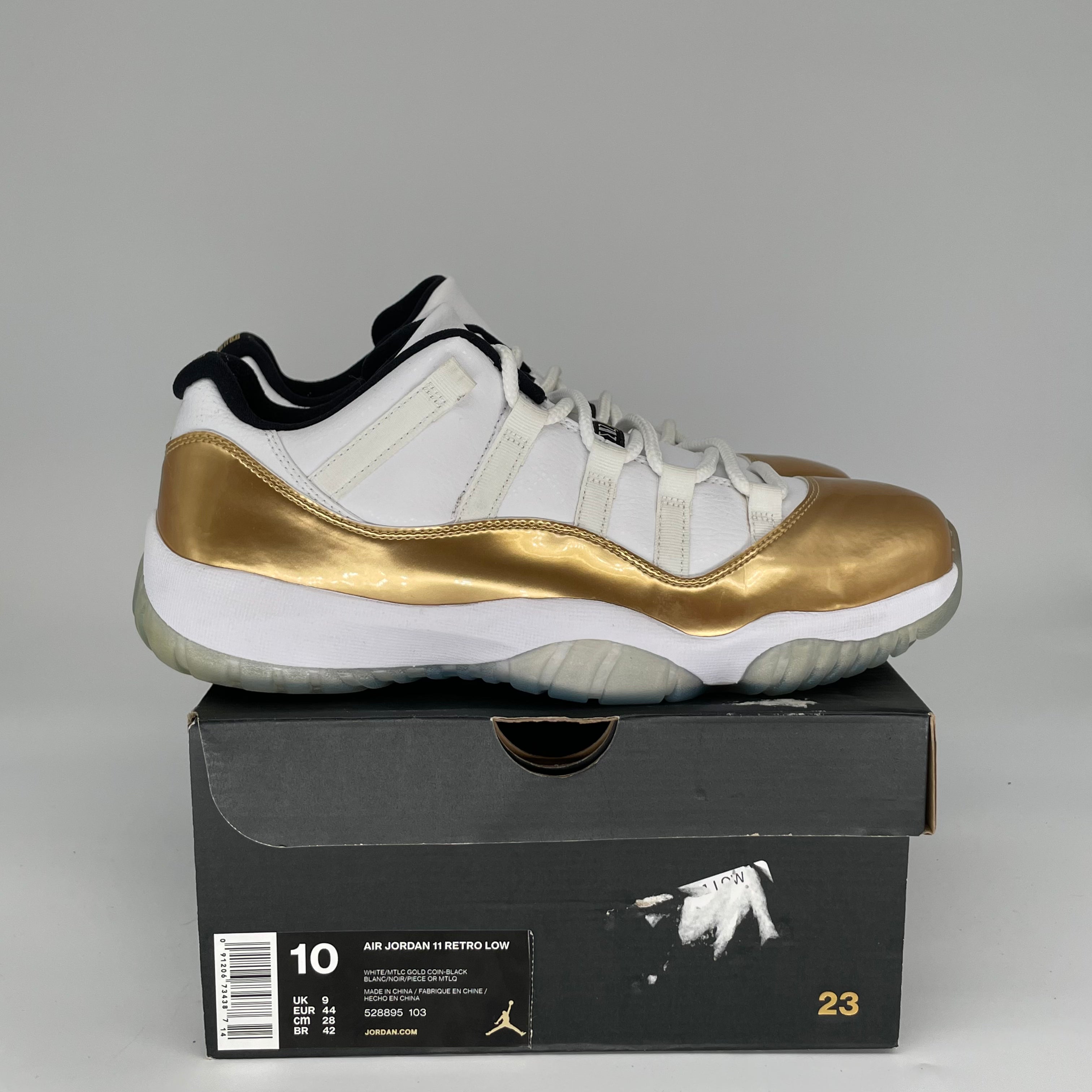 AIR JORDAN 11 LOW CLOSING CEREMONY SIZE 10 528895-103