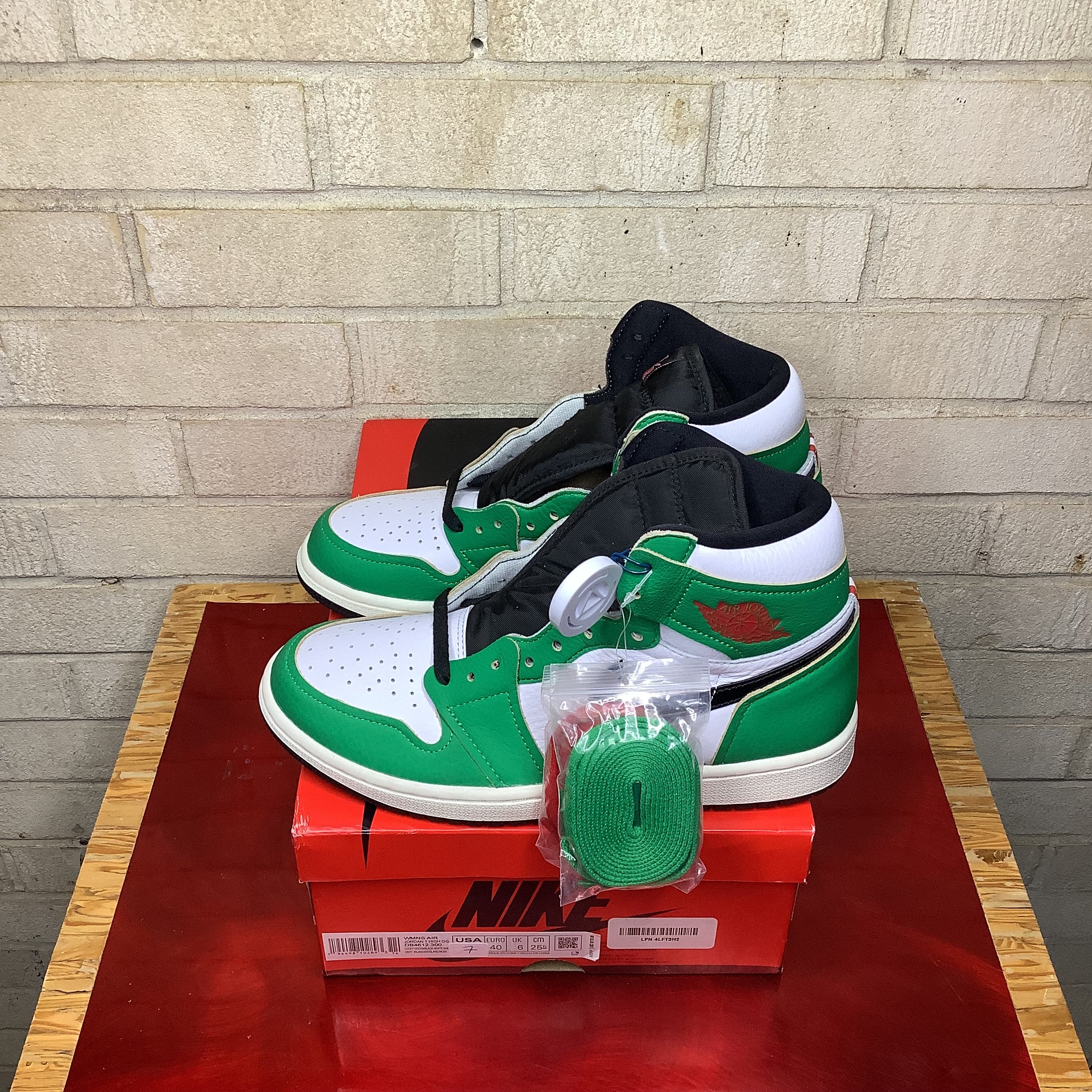 AIR JORDAN 1 LUCKY GREEN W SIZE 7/8.5W DB4612-300