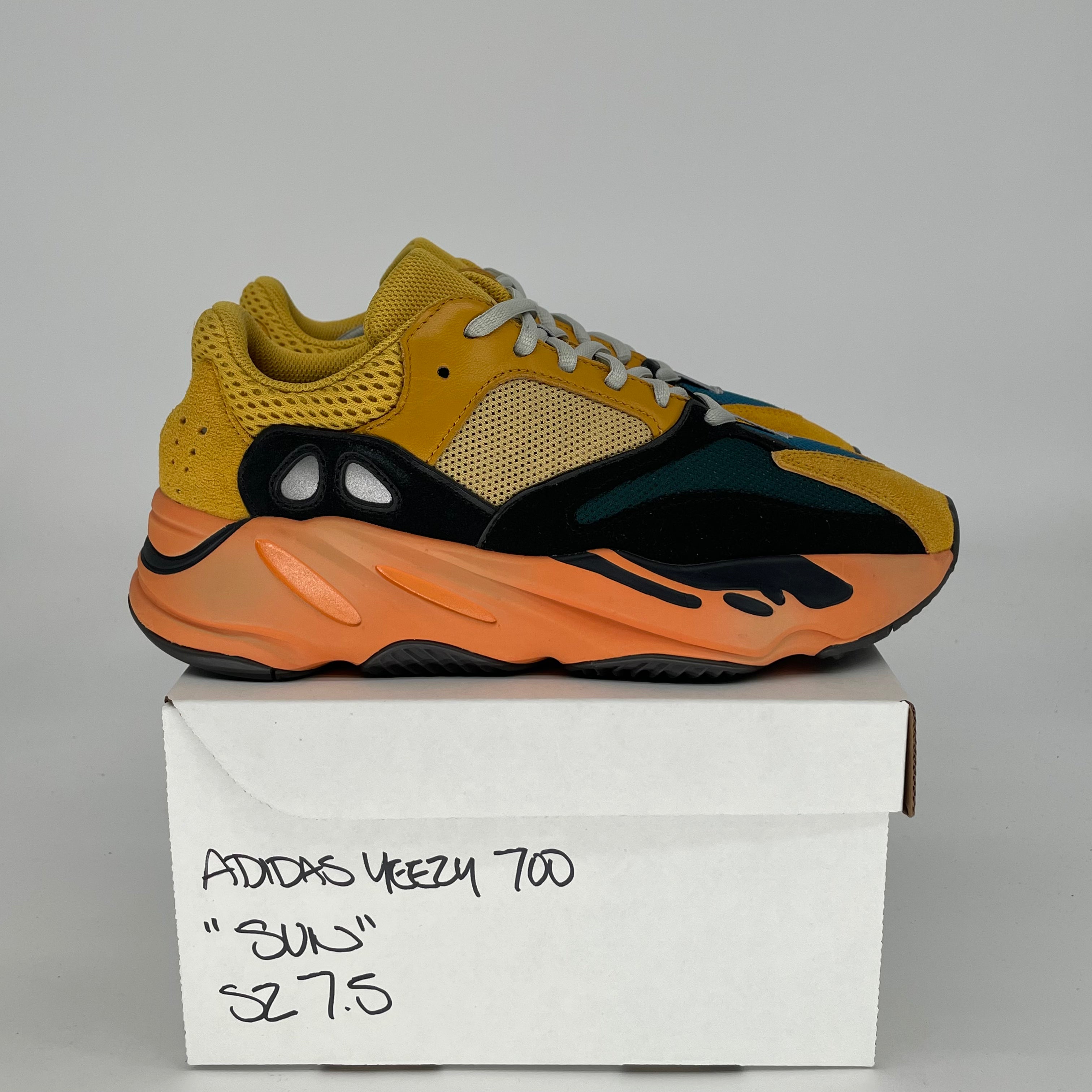 ADIDAS YEEZY 700 SUN GZ6984 SIZE 7.5/9W