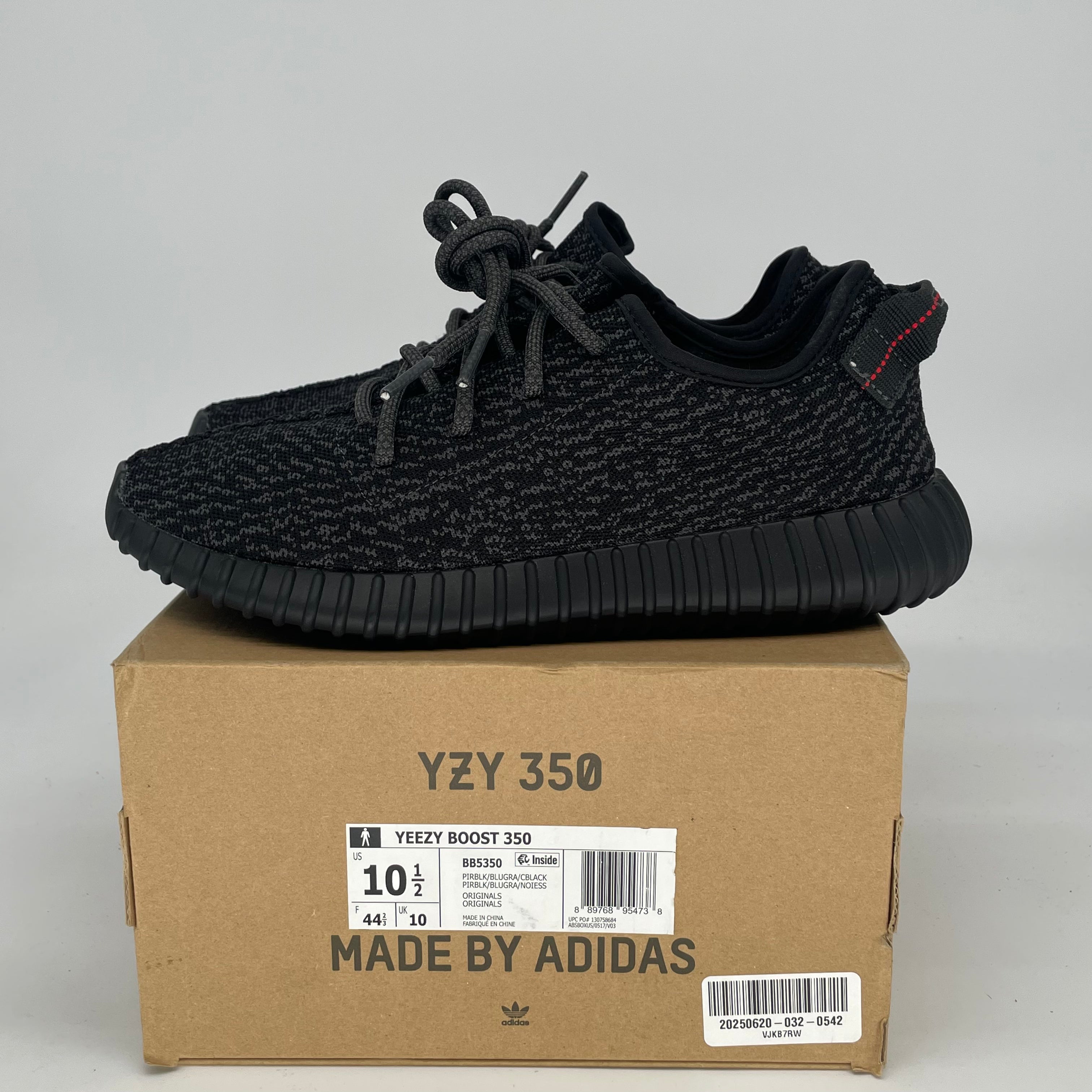 ADIDAS YEEZY 350 PIRATE BLACK BB5350 SIZE 10.5/12W