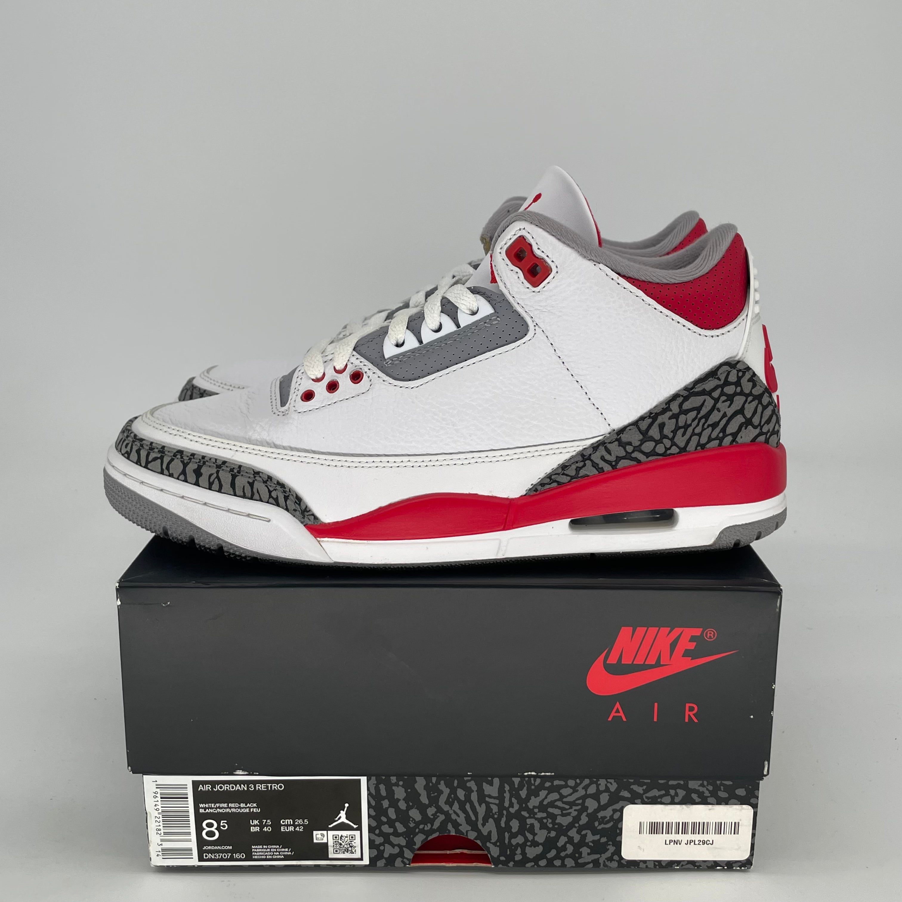 AIR JORDAN 3 FIRE RED DN3707-160 SIZE 8.5/10W
