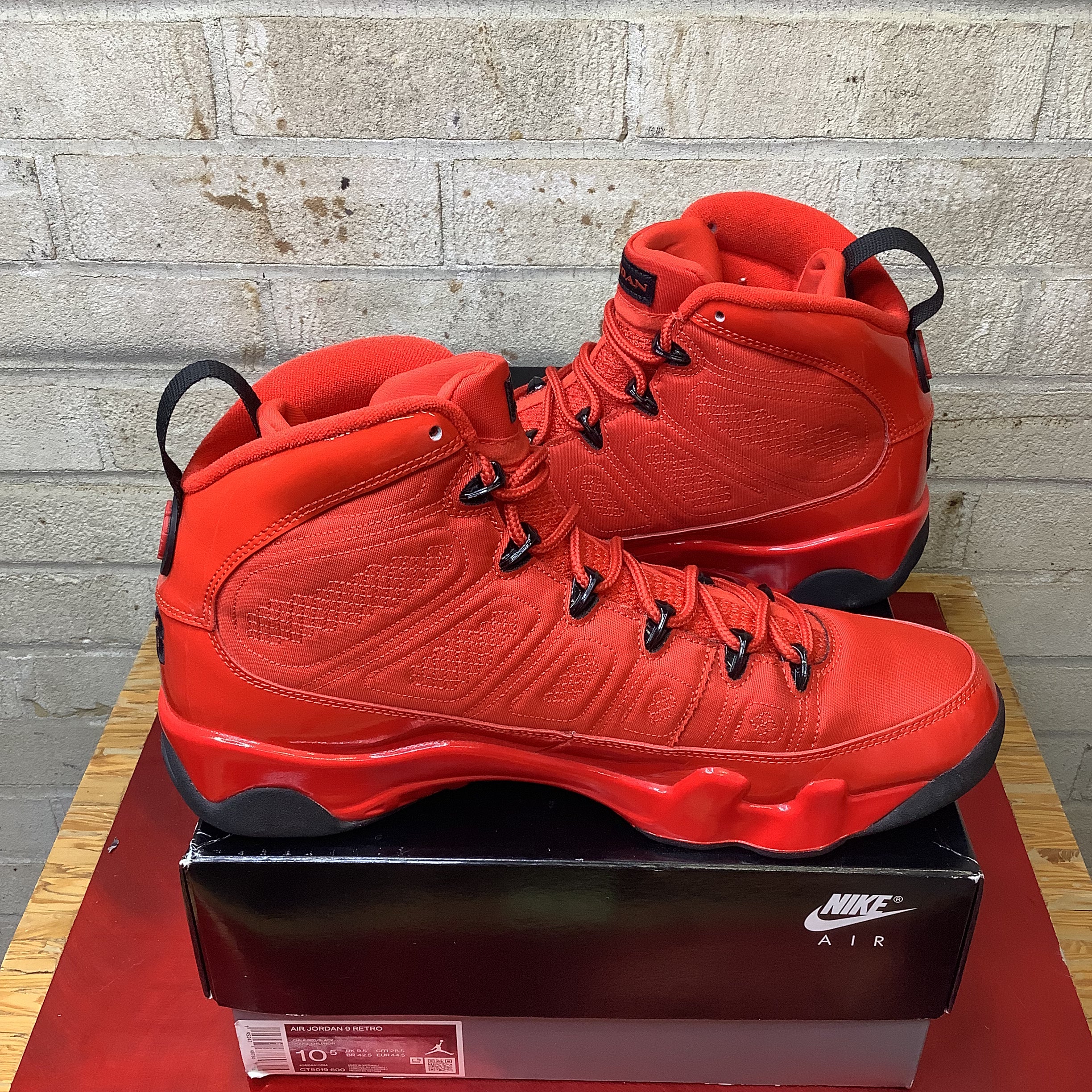 AIR JORDAN 9 CHILE RED SIZE 10.5 CT8019-600