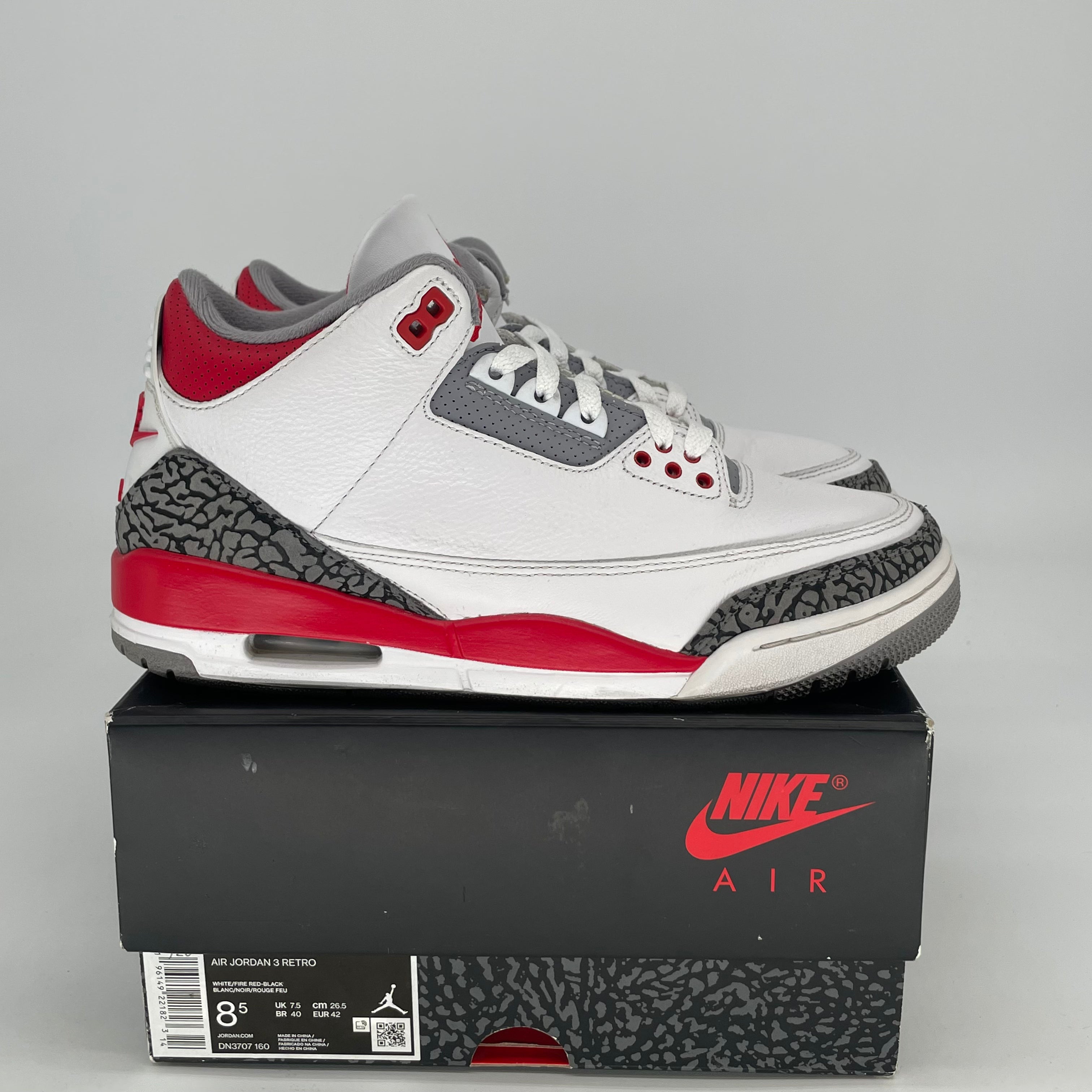 AIR JORDAN 3 FIRE RED DN3707-160 SIZE 8.5/10W