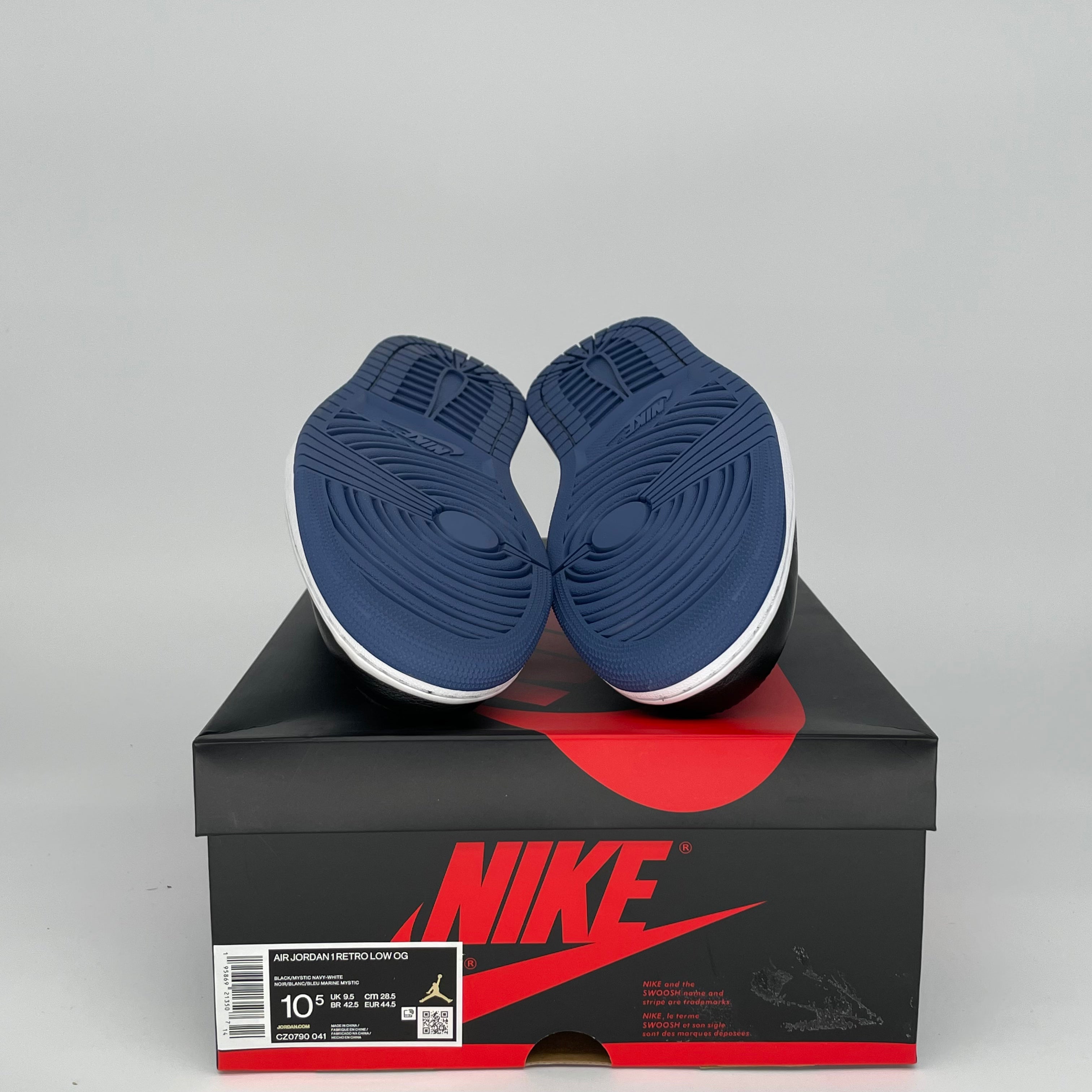 AIR JORDAN 1 LOW MYSTIC NAVY SIZE 10.5 CZ0790-041