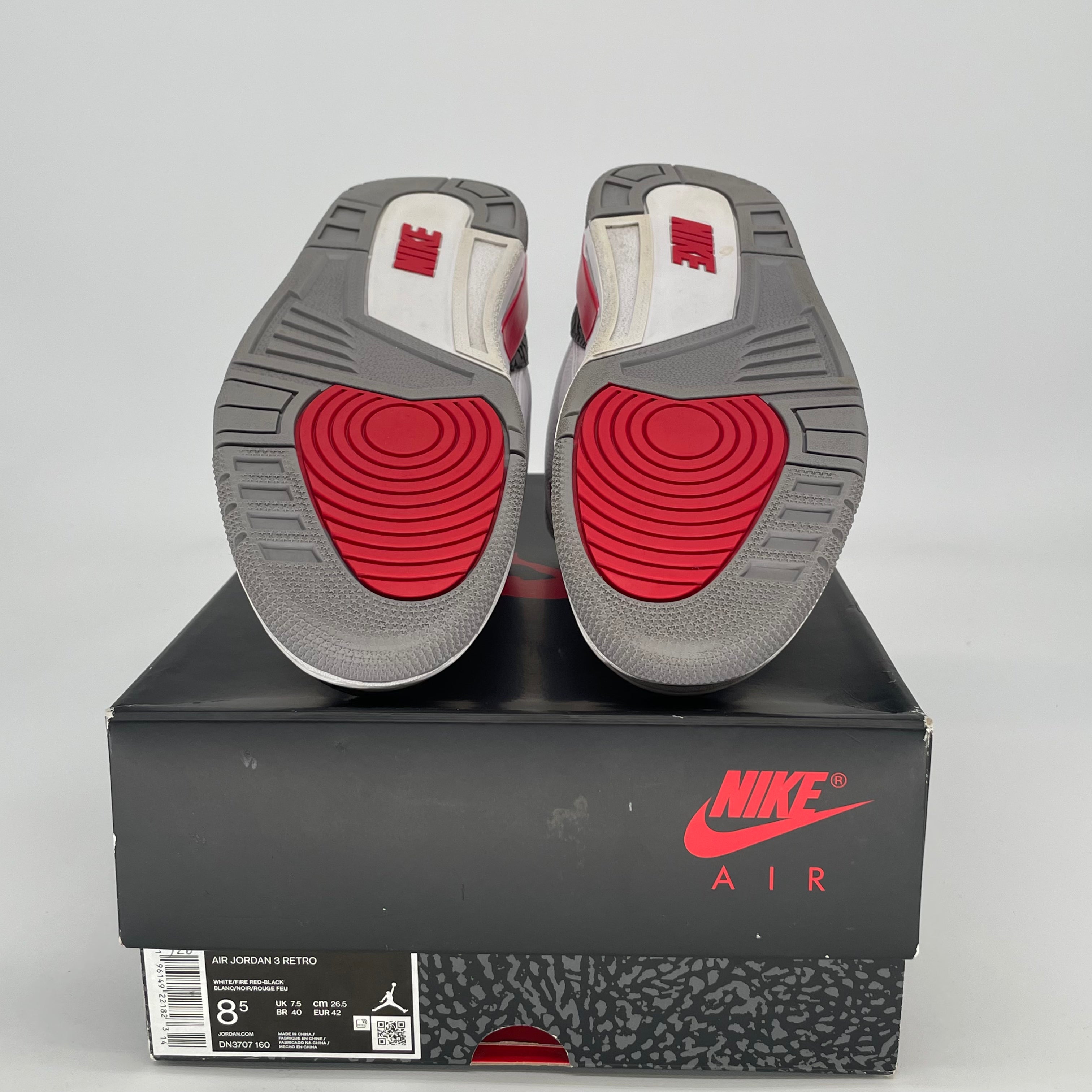 AIR JORDAN 3 FIRE RED DN3707-160 SIZE 8.5/10W
