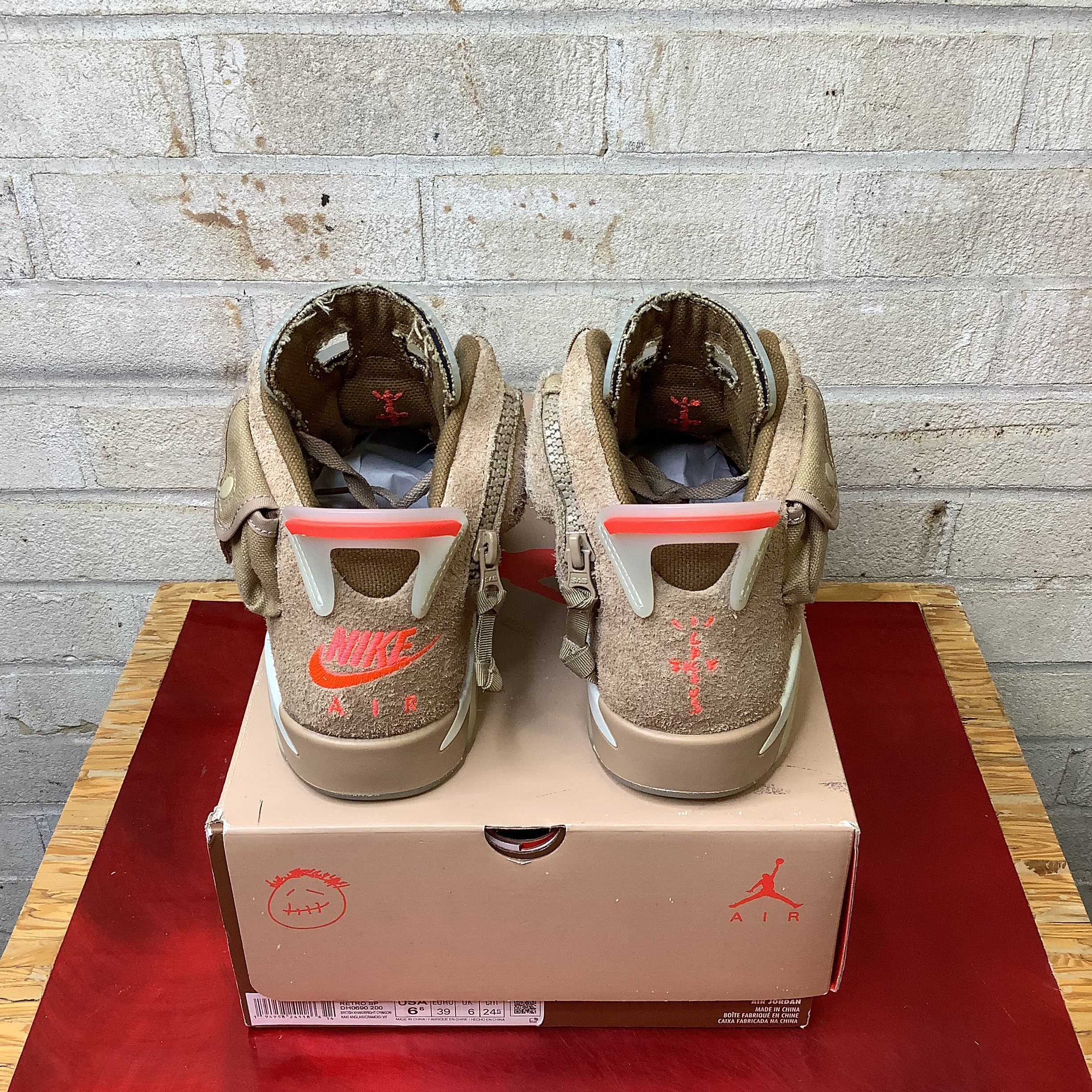 AIR JORDAN 6 TRAVIS SCOTT BRITISH KHAKI SIZE 6.5 DH0690-200