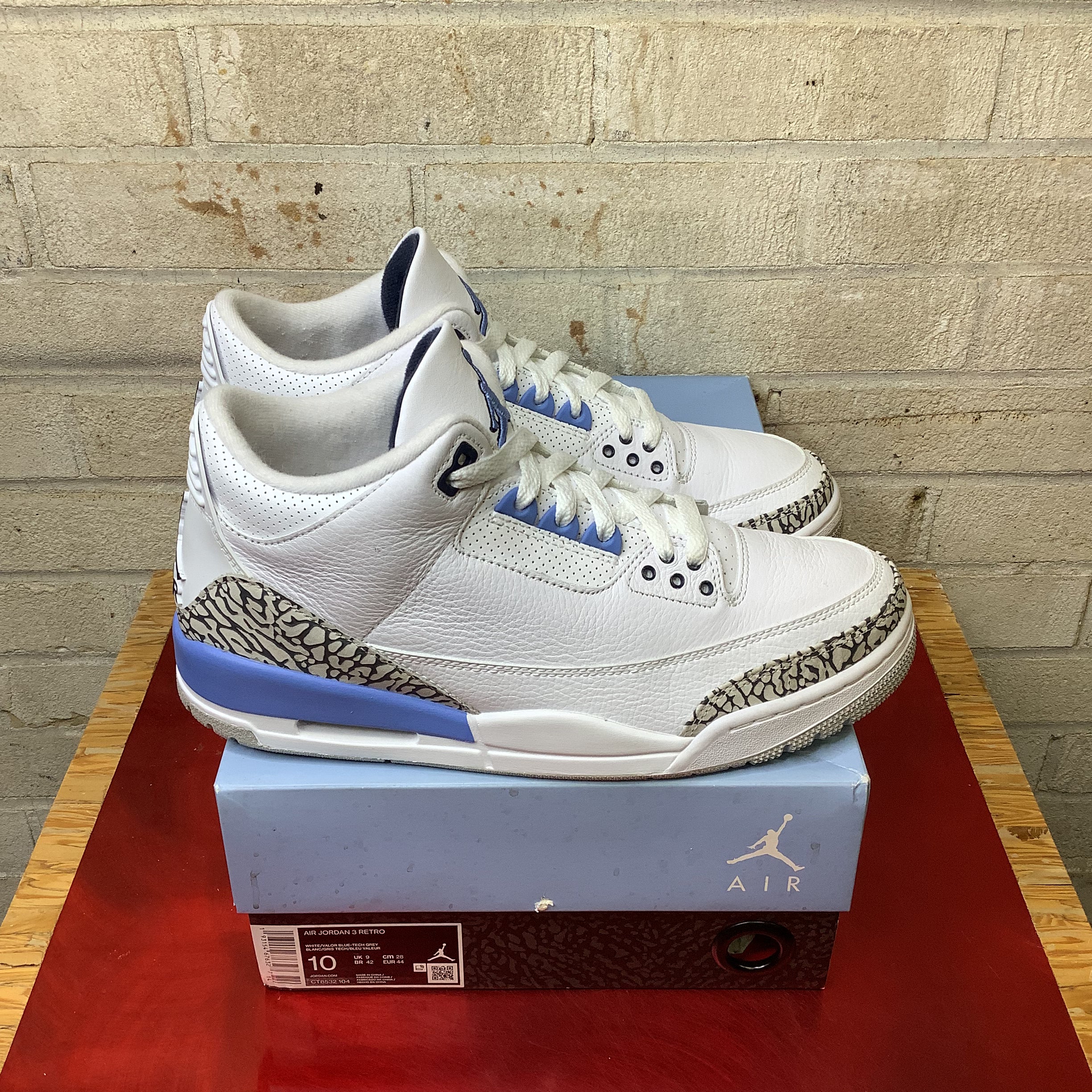 AIR JORDAN 3 UNC SIZE 10 CT8532-104