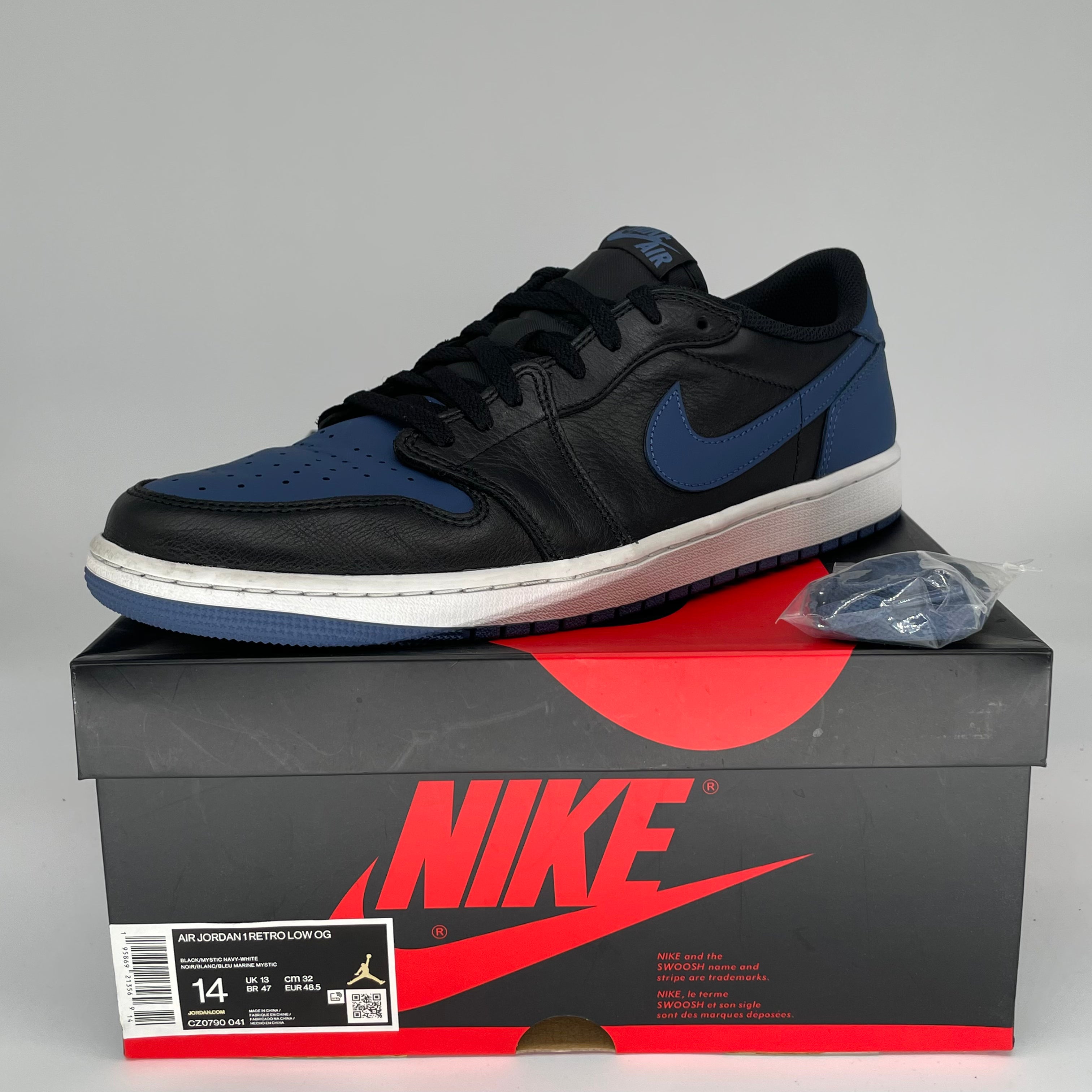 AIR JORDAN 1 LOW MYSTIC NAVY SIZE 14 CZ0790-041