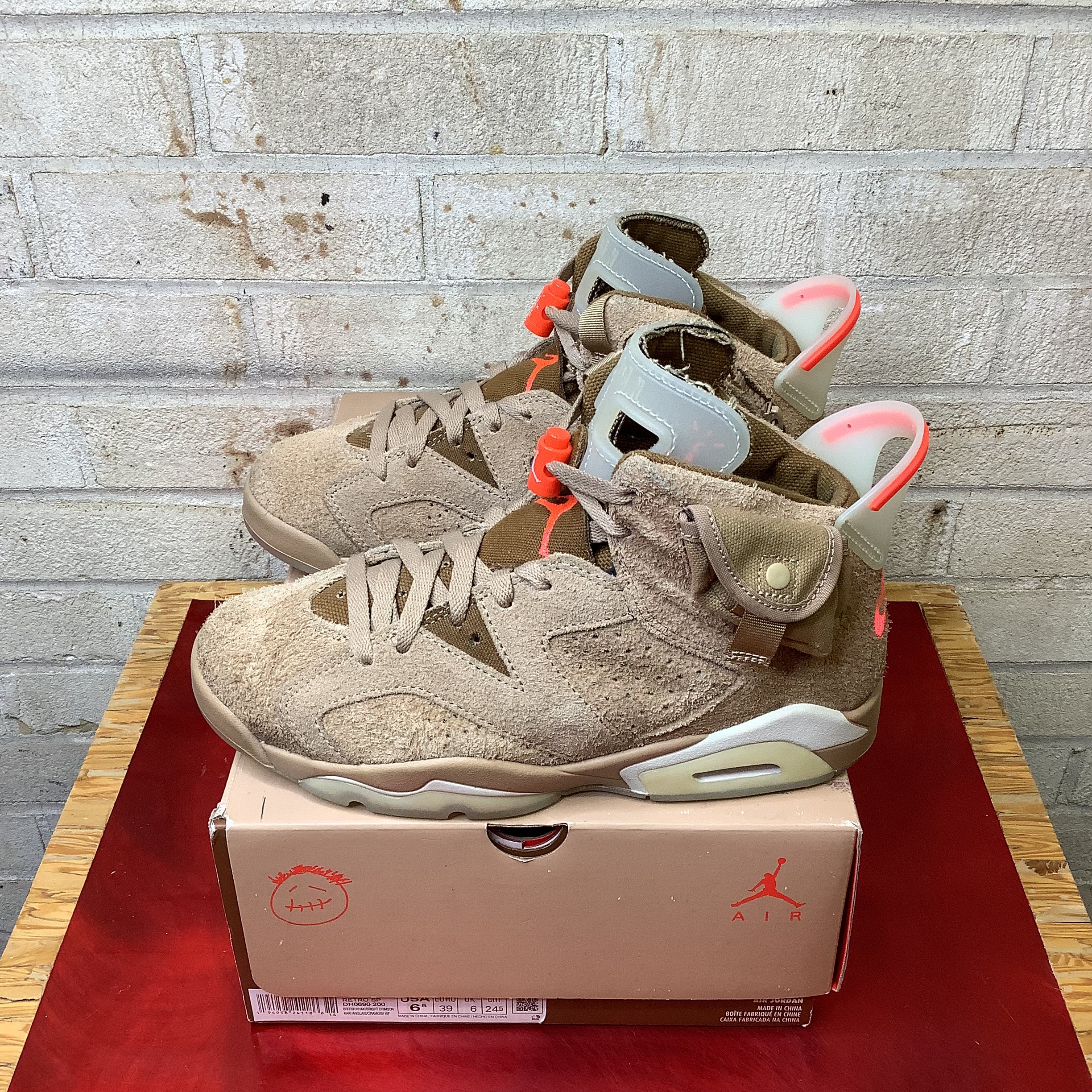 AIR JORDAN 6 TRAVIS SCOTT BRITISH KHAKI SIZE 6.5 DH0690-200