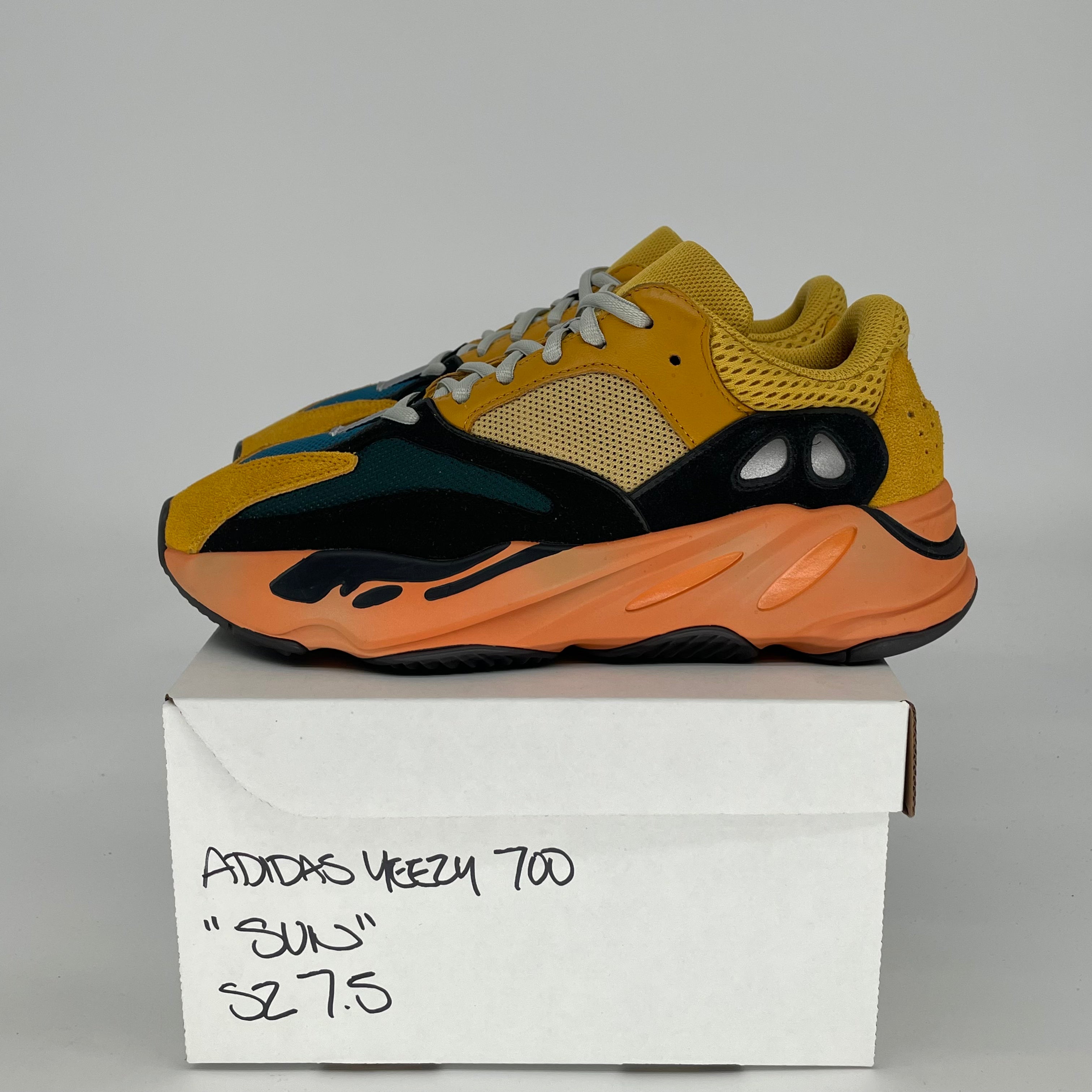 ADIDAS YEEZY 700 SUN GZ6984 SIZE 7.5/9W