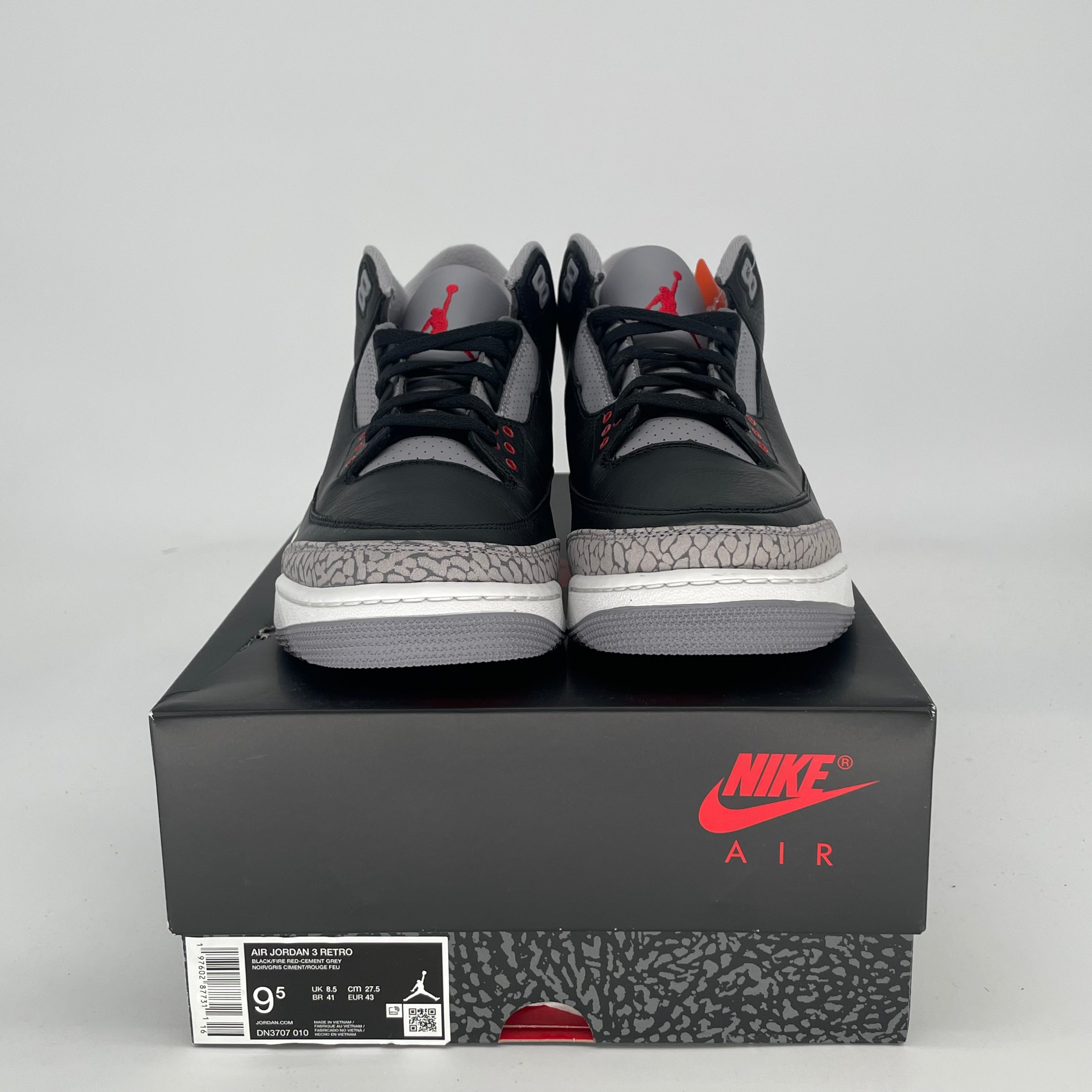 AIR JORDAN 3 BLACK CEMENT DN3707-010 SIZE 9.5/11W