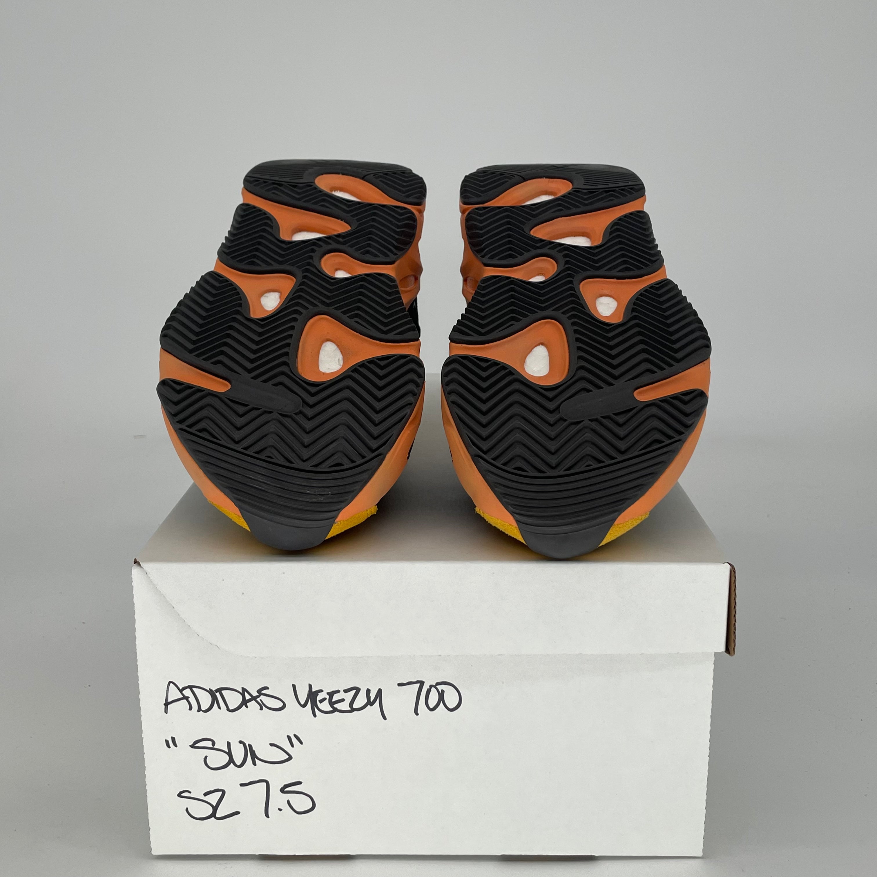 ADIDAS YEEZY 700 SUN GZ6984 SIZE 7.5/9W