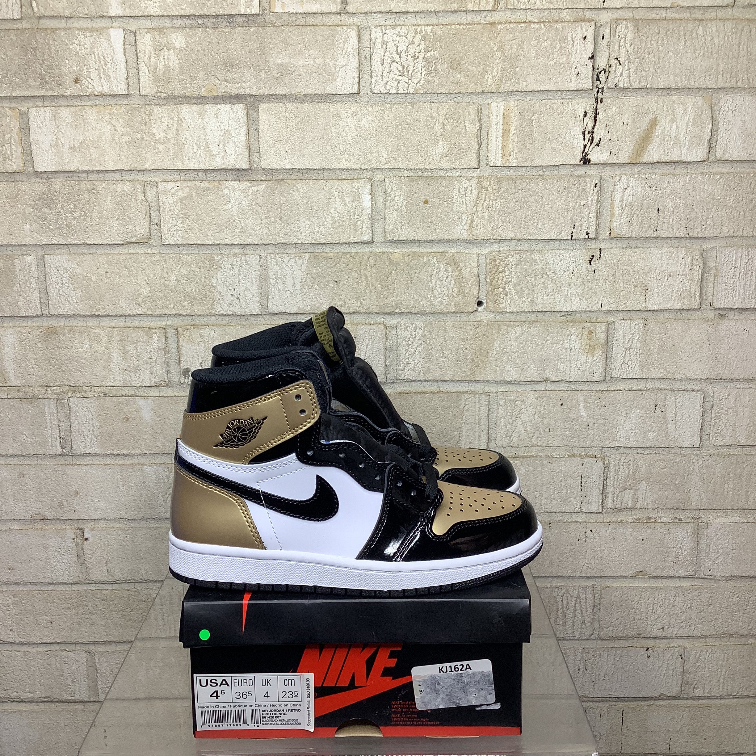 AIR JORDAN 1 GOLD TOE SIZE 4.5 861428-007