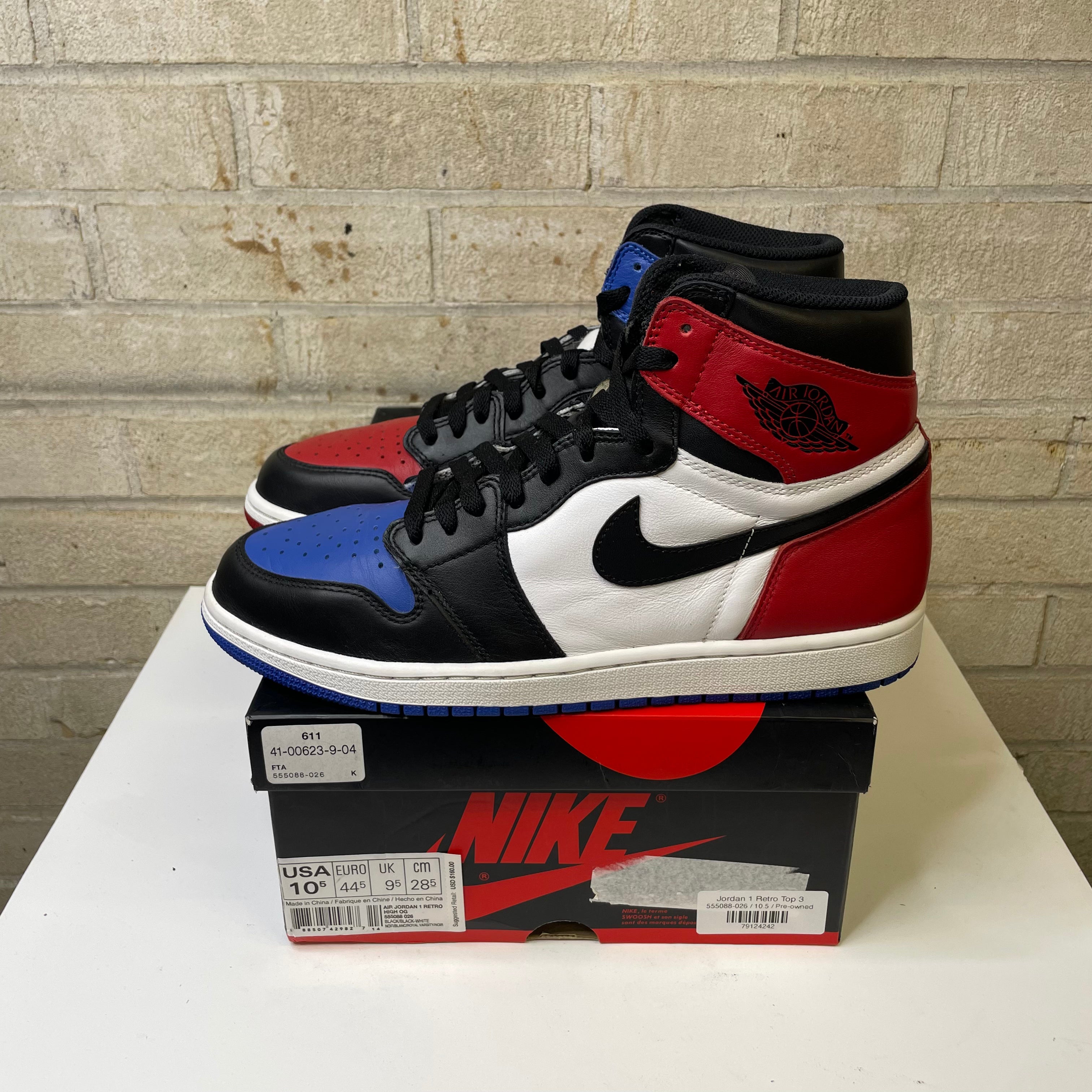 AIR JORDAN 1 TOP 3 SIZE 10.5 55088-026